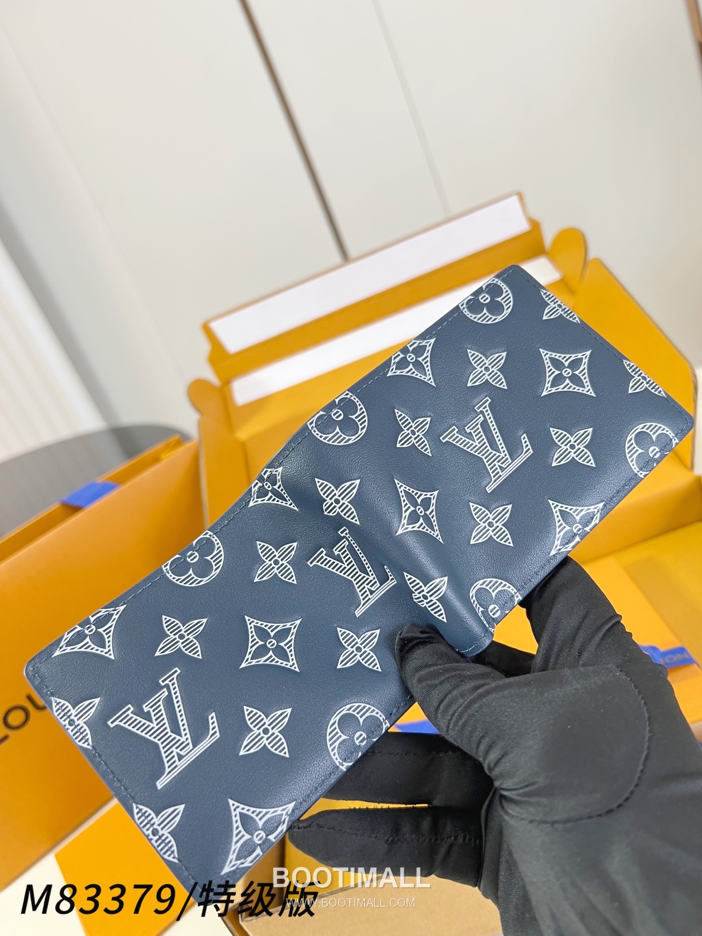 Louis Vuitton Multiple Monogram Shadow Embossed Cowhide Black Bifold Wallet 루이비통 멀티플 모노그램 섀도우 M83379 엠보스드 소가죽 블랙 반지갑 11.5cm 4