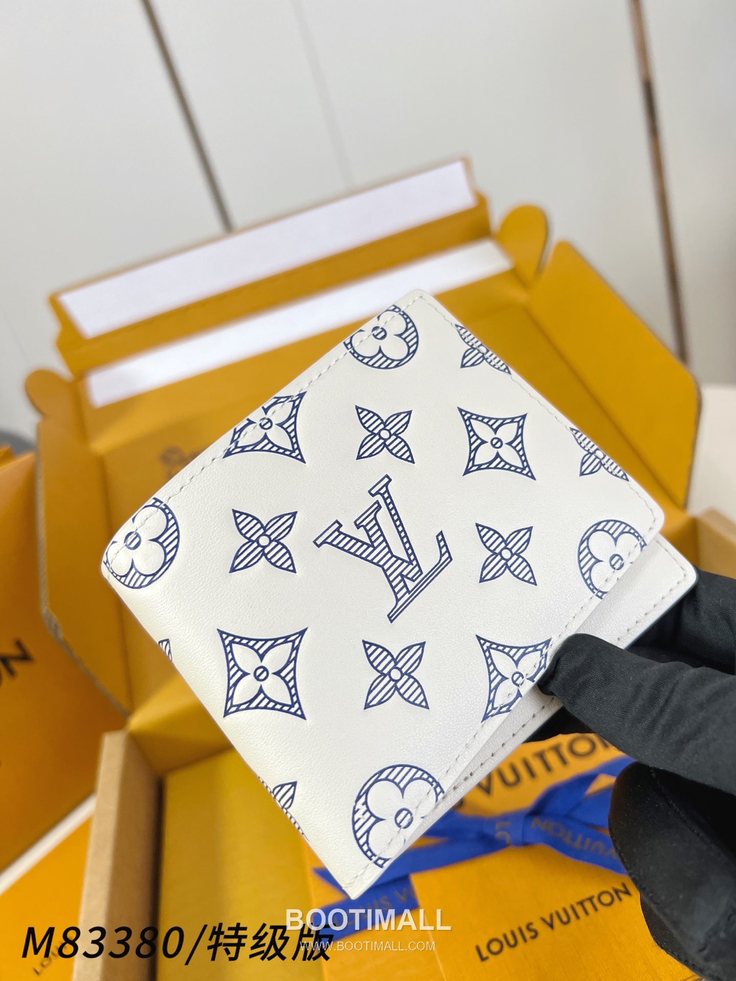 Louis Vuitton Multiple Monogram Shadow Embossed Cowhide Black Bifold Wallet 루이비통 멀티플 모노그램 섀도우 M83380 엠보스드 소가죽 블랙 반지갑 11.5cm 2