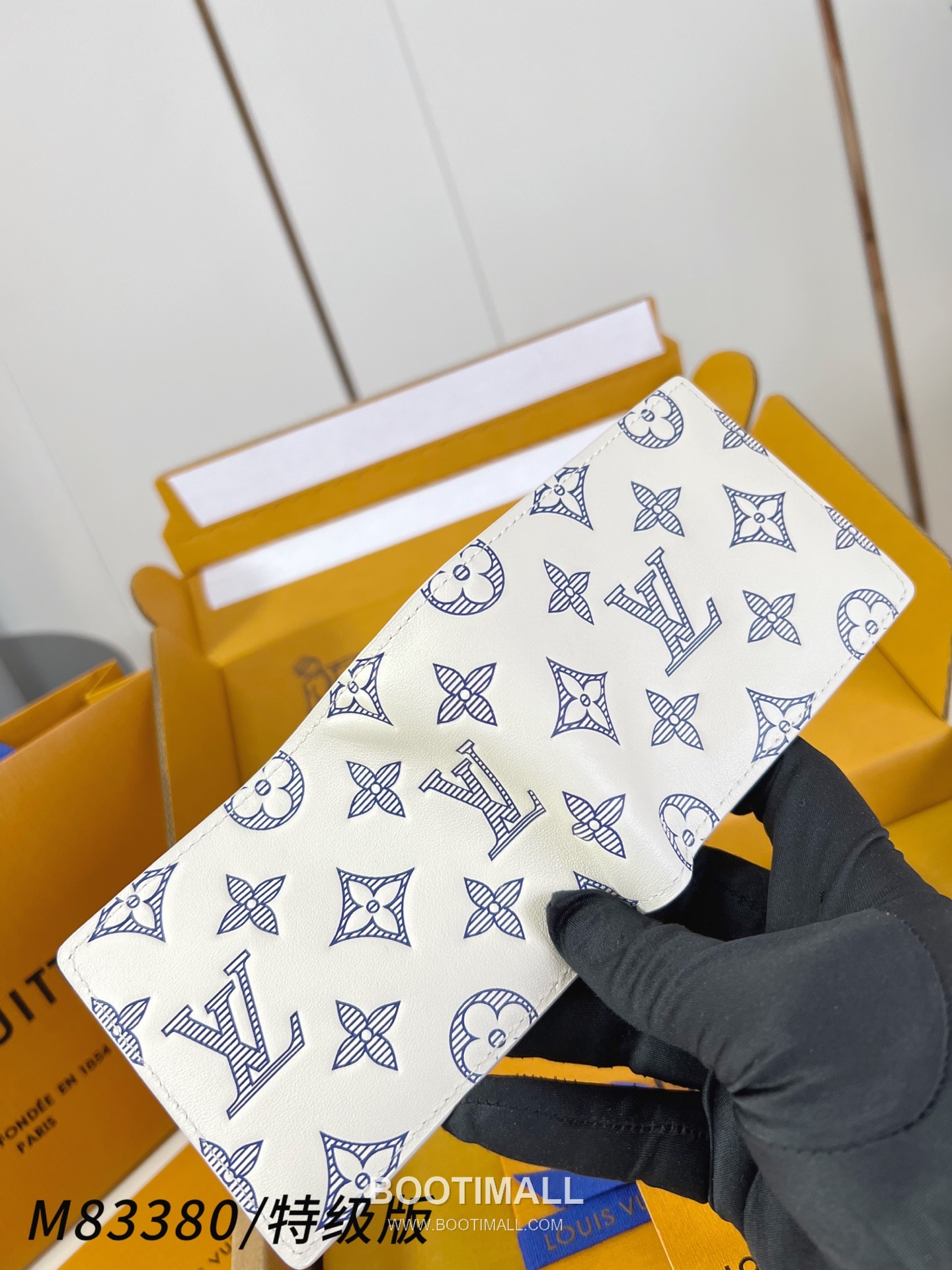 Louis Vuitton Multiple Monogram Shadow Embossed Cowhide Black Bifold Wallet 루이비통 멀티플 모노그램 섀도우 M83380 엠보스드 소가죽 블랙 반지갑 11.5cm 4