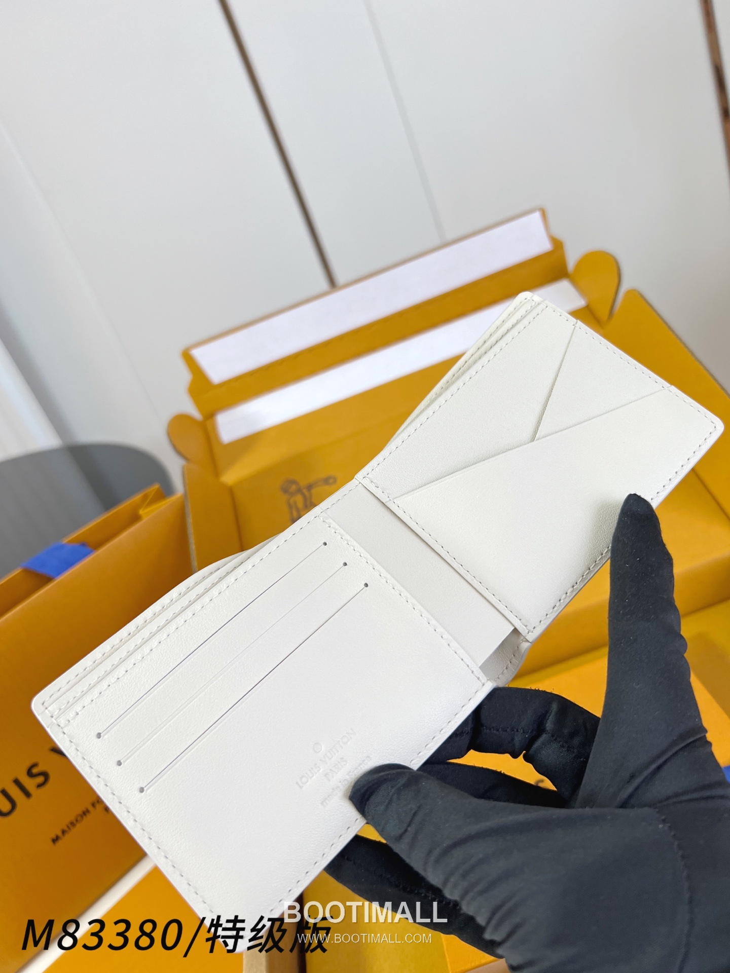 Louis Vuitton Multiple Monogram Shadow Embossed Cowhide Black Bifold Wallet 루이비통 멀티플 모노그램 섀도우 M83380 엠보스드 소가죽 블랙 반지갑 11.5cm 5