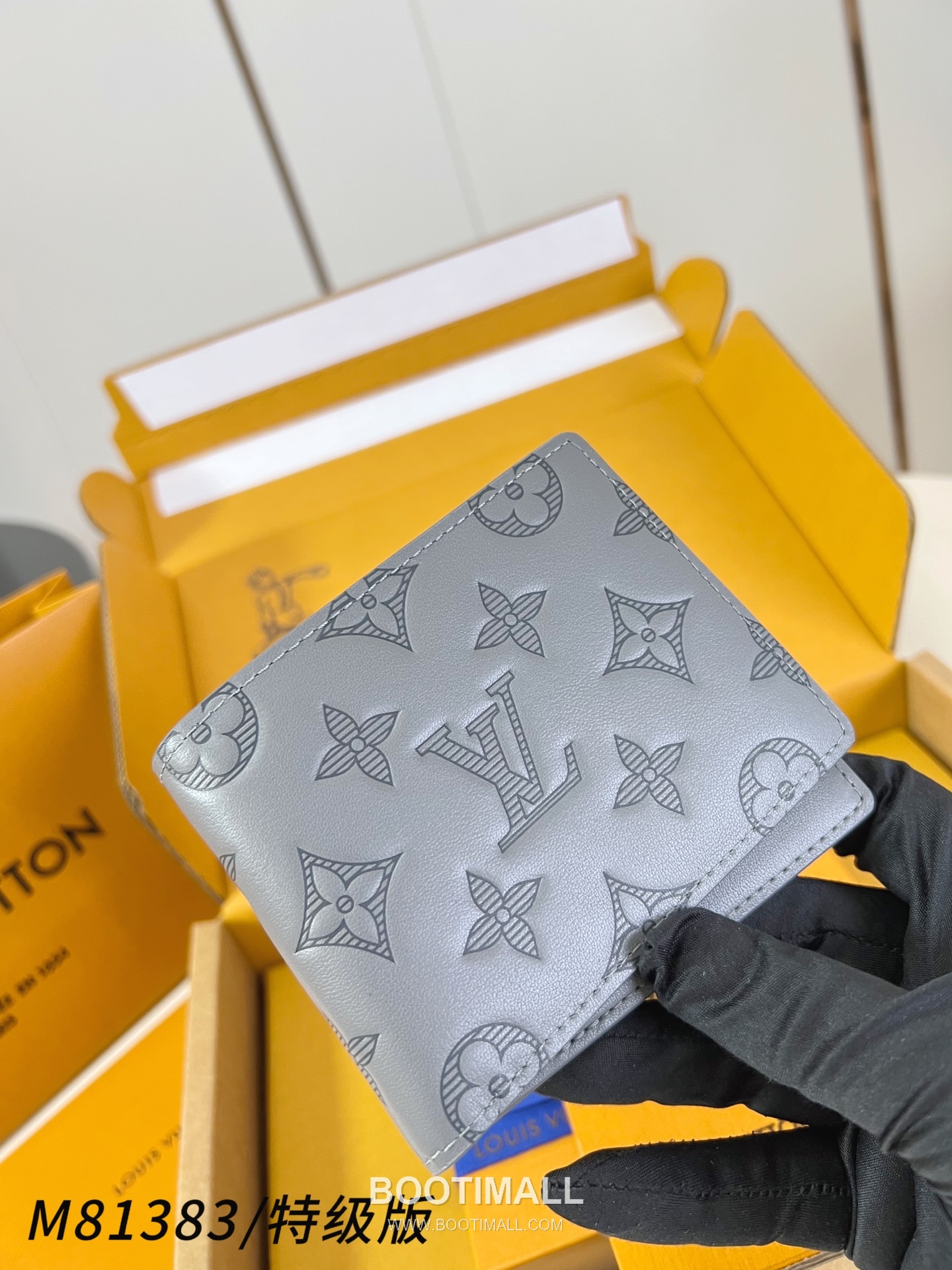 Louis Vuitton Multiple Monogram Shadow Embossed Cowhide Black Bifold Wallet 루이비통 멀티플 모노그램 섀도우 M81383 엠보싱 소가죽 블랙 반지갑 12cm 2