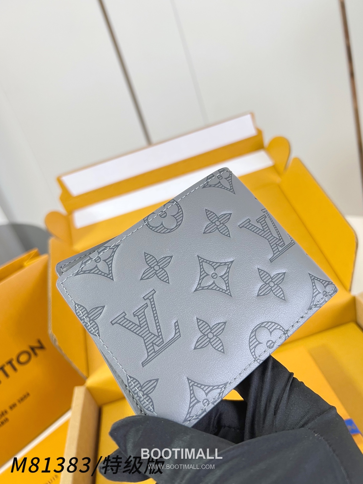 Louis Vuitton Multiple Monogram Shadow Embossed Cowhide Black Bifold Wallet 루이비통 멀티플 모노그램 섀도우 M81383 엠보싱 소가죽 블랙 반지갑 12cm 3
