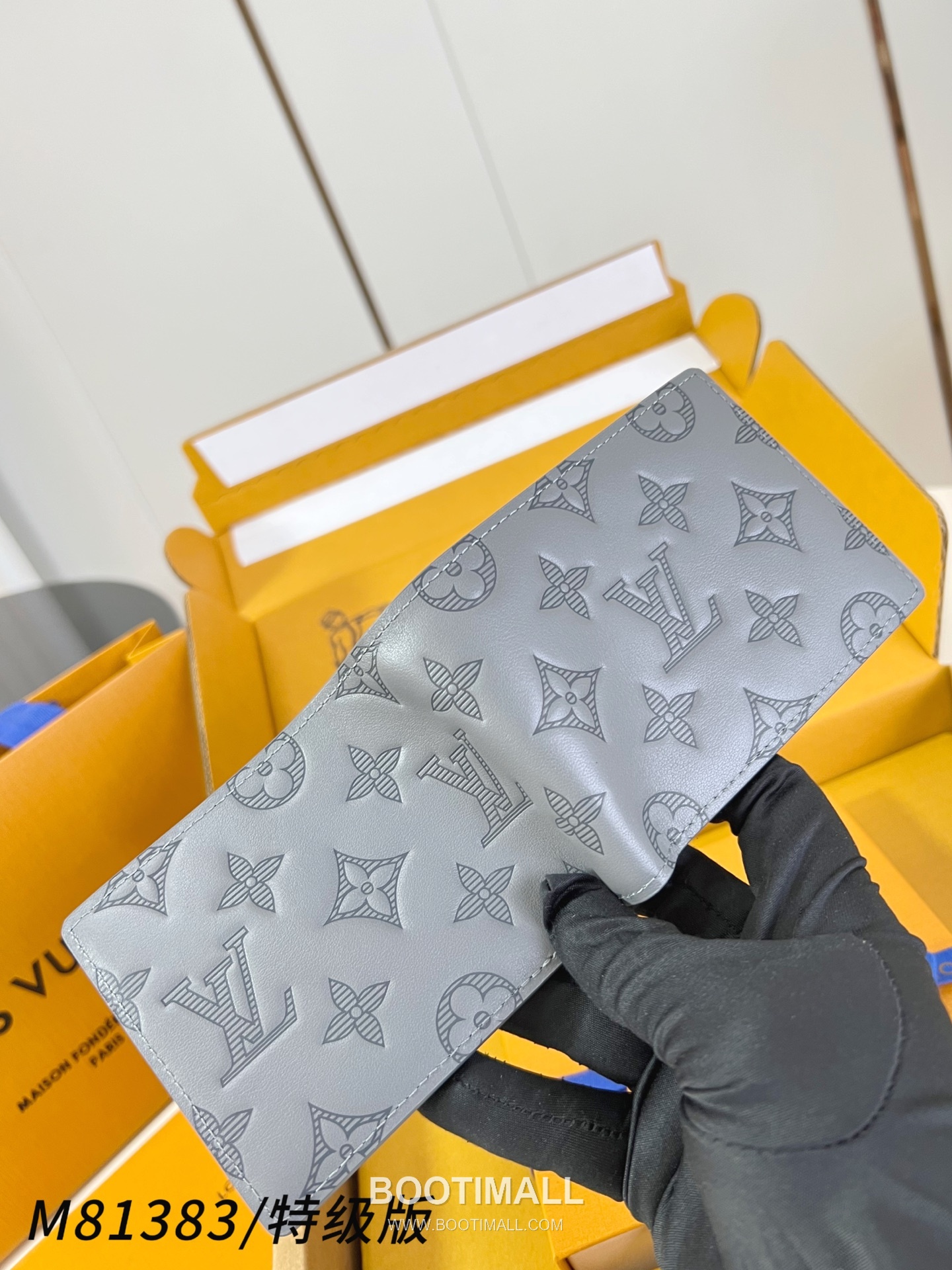 Louis Vuitton Multiple Monogram Shadow Embossed Cowhide Black Bifold Wallet 루이비통 멀티플 모노그램 섀도우 M81383 엠보싱 소가죽 블랙 반지갑 12cm 4