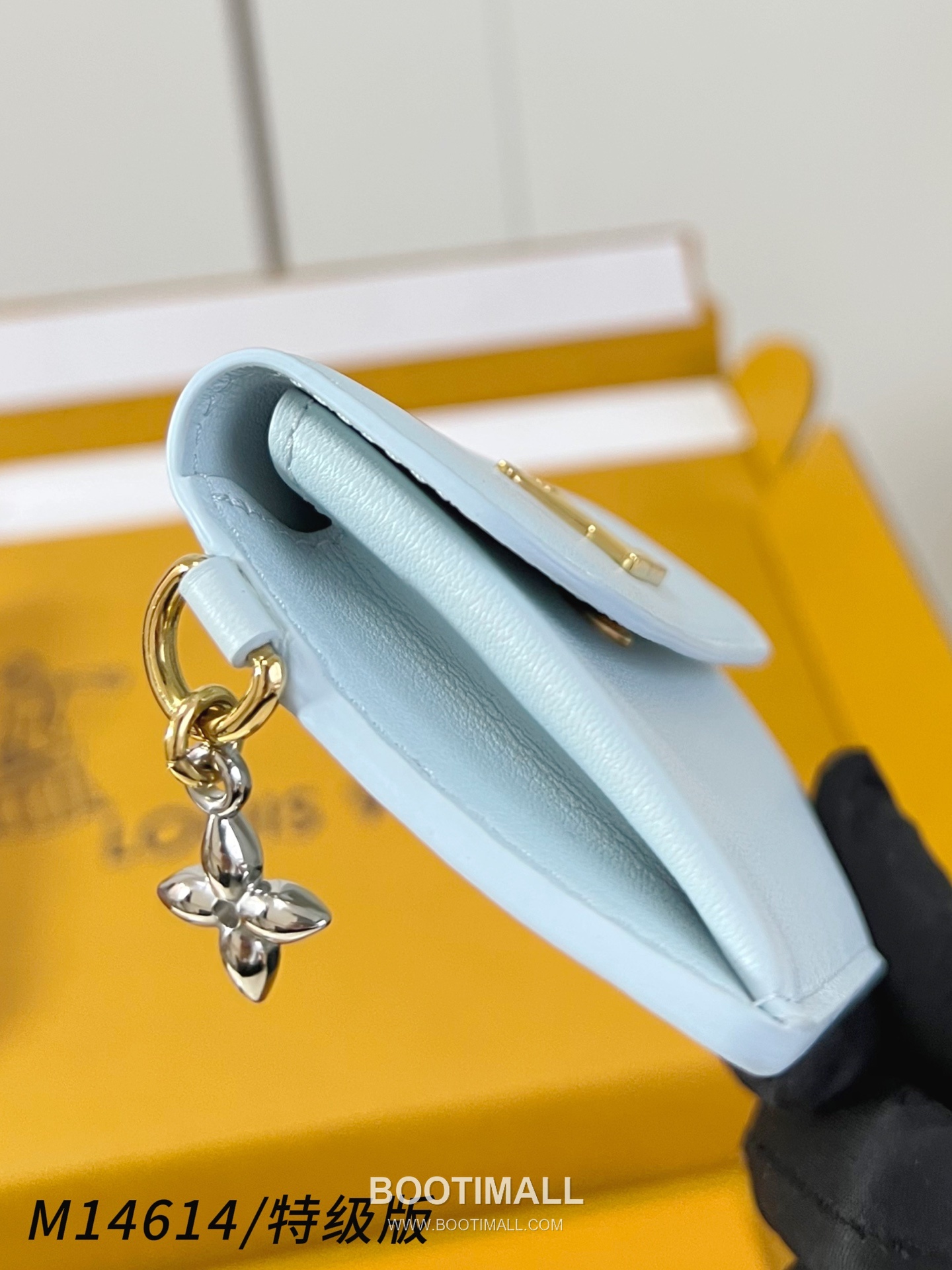 Louis Vuitton Tiny Recto Verso Bloom Calfskin Multicolor Card Holder 루이비통 타이니 렉토 베르소 블룸 카프스킨 멀티컬러 카드홀더 10cm 4