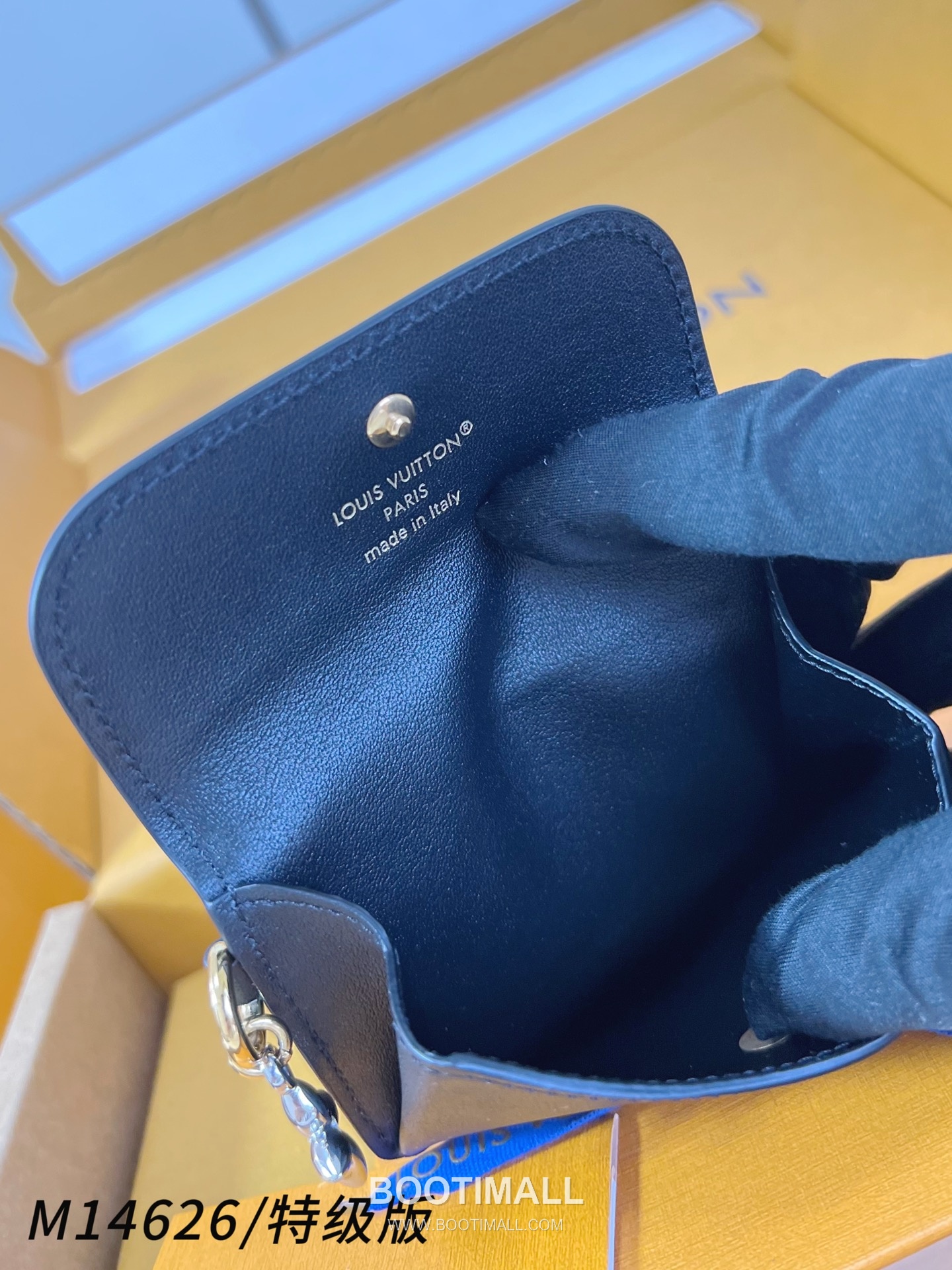 Louis Vuitton LV Bloom Tiny Recto Verso Calf Leather Multicolor Card Holder 루이비통 LV 블룸 타이니 렉토 베르소 카프스킨 멀티컬러 카드홀더 10cm 9