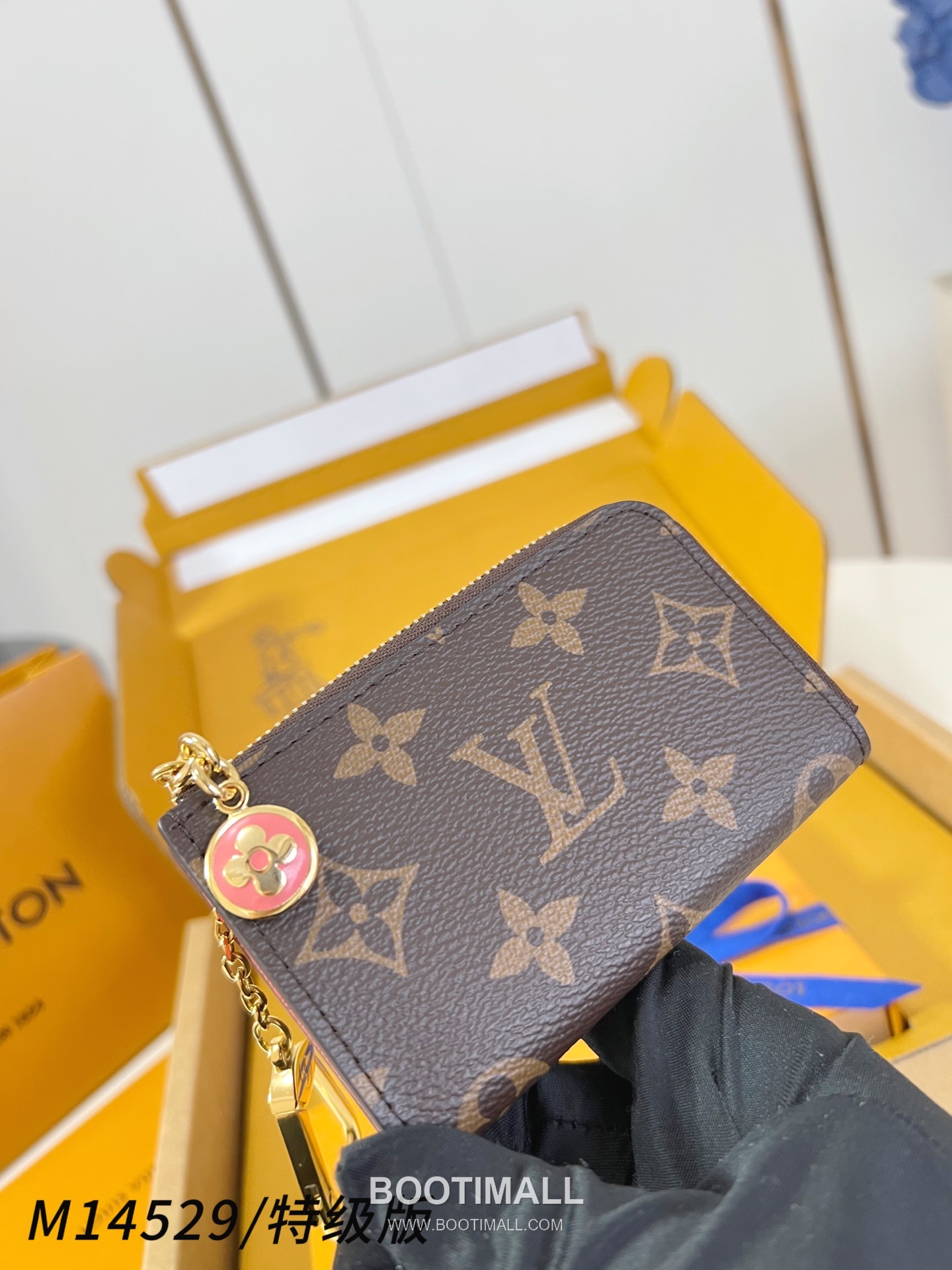 Louis Vuitton Noa Monogram Canvas Brown Key Pouch 루이비통 노아 모노그램 M14529 캔버스 브라운 키파우치 11cm 2