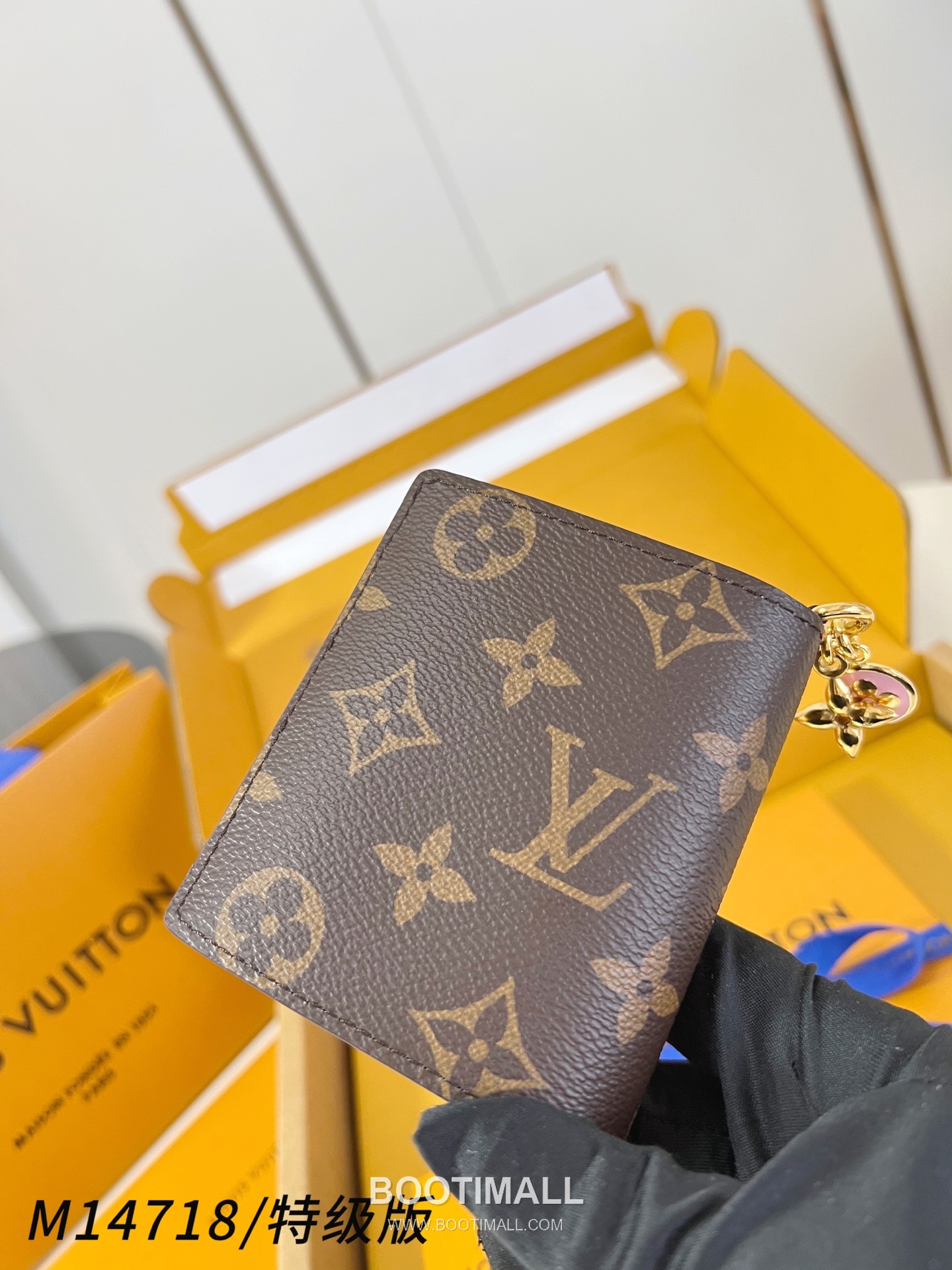 Louis Vuitton Charms Monogram Pocket Canvas Brown Zip Wallet 루이비통 참스 모노그램 포켓 캔버스 브라운 지퍼 지갑 10cm 3