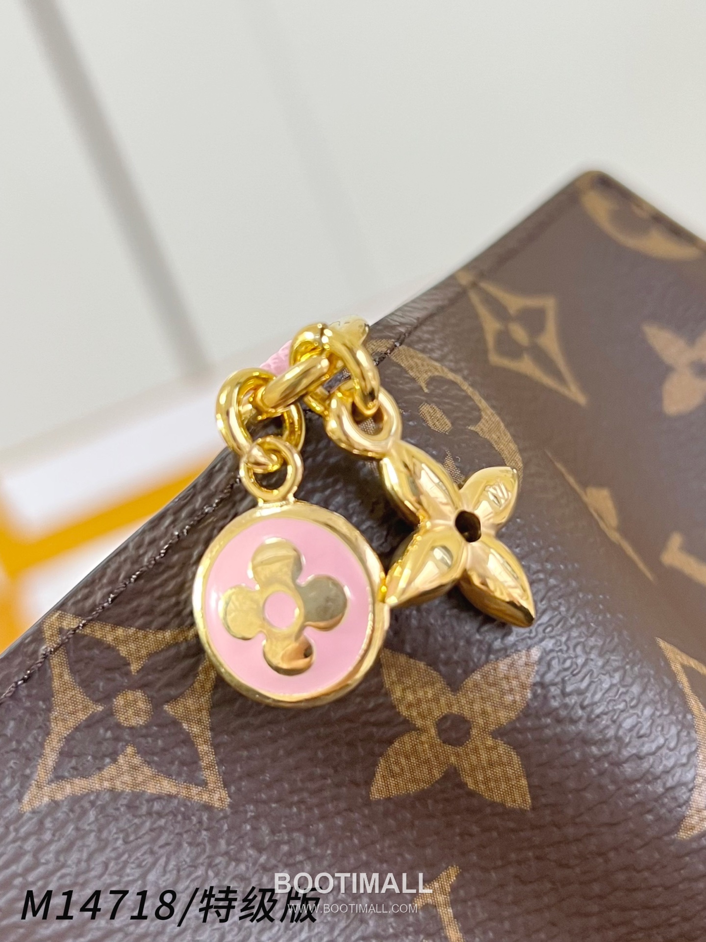 Louis Vuitton Charms Monogram Pocket Canvas Brown Zip Wallet 루이비통 참스 모노그램 포켓 캔버스 브라운 지퍼 지갑 10cm 5