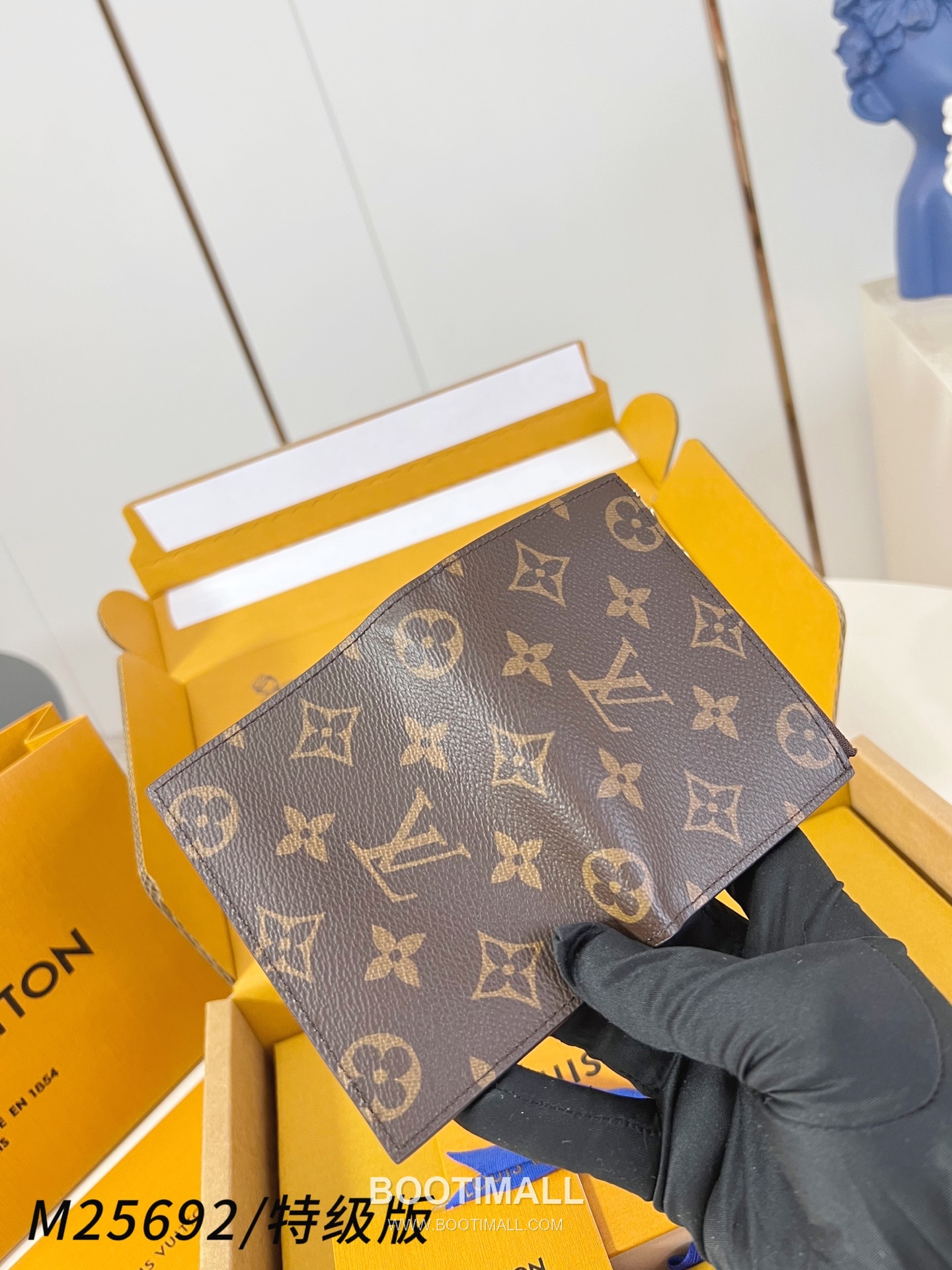 Louis Vuitton Lisa Monogram Canvas Pink Zip Wallet 루이비통 리사 모노그램 M25692 캔버스 핑크 지퍼 지갑 11.5cm 4