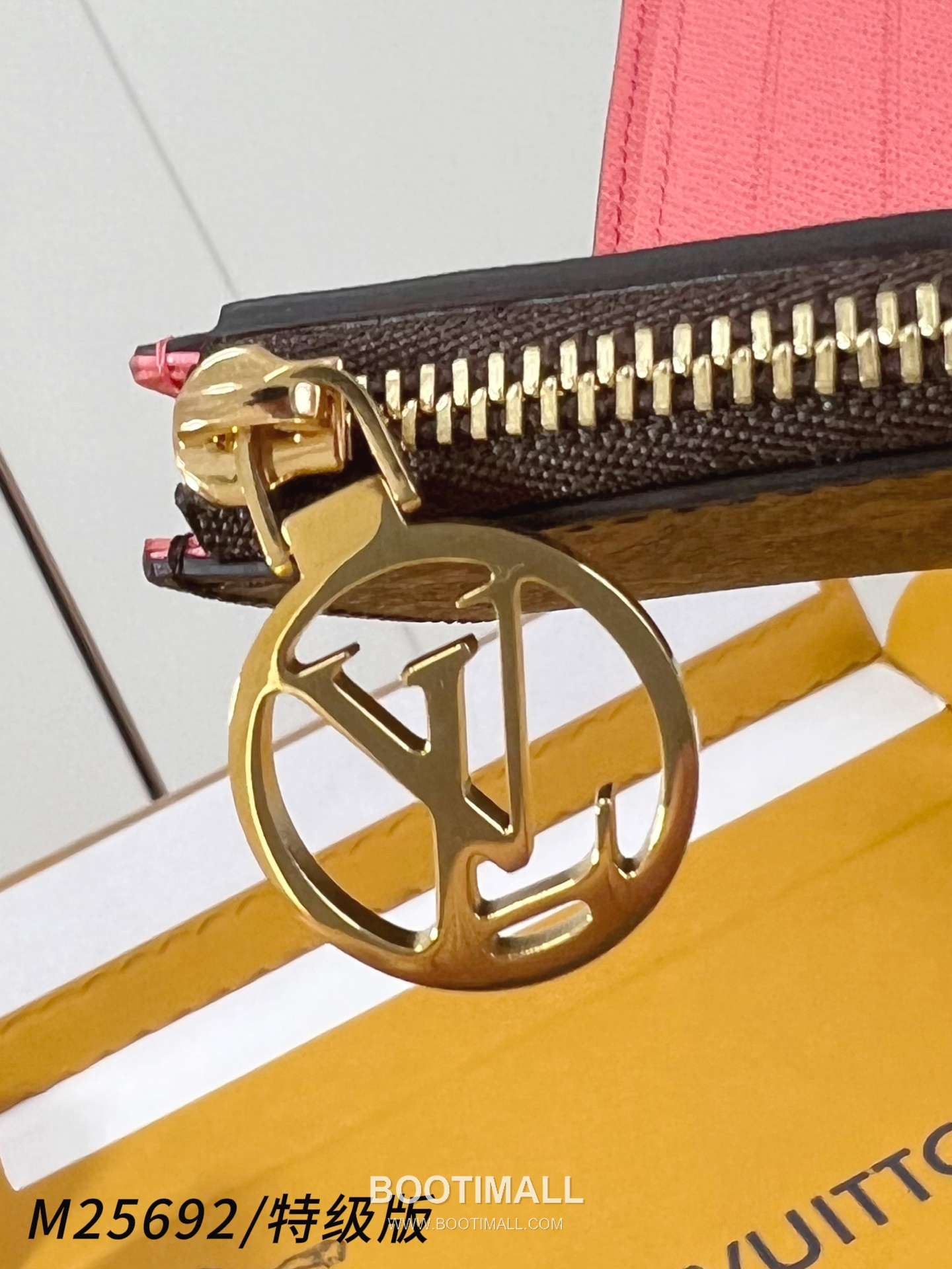 Louis Vuitton Lisa Monogram Canvas Pink Zip Wallet 루이비통 리사 모노그램 M25692 캔버스 핑크 지퍼 지갑 11.5cm 7