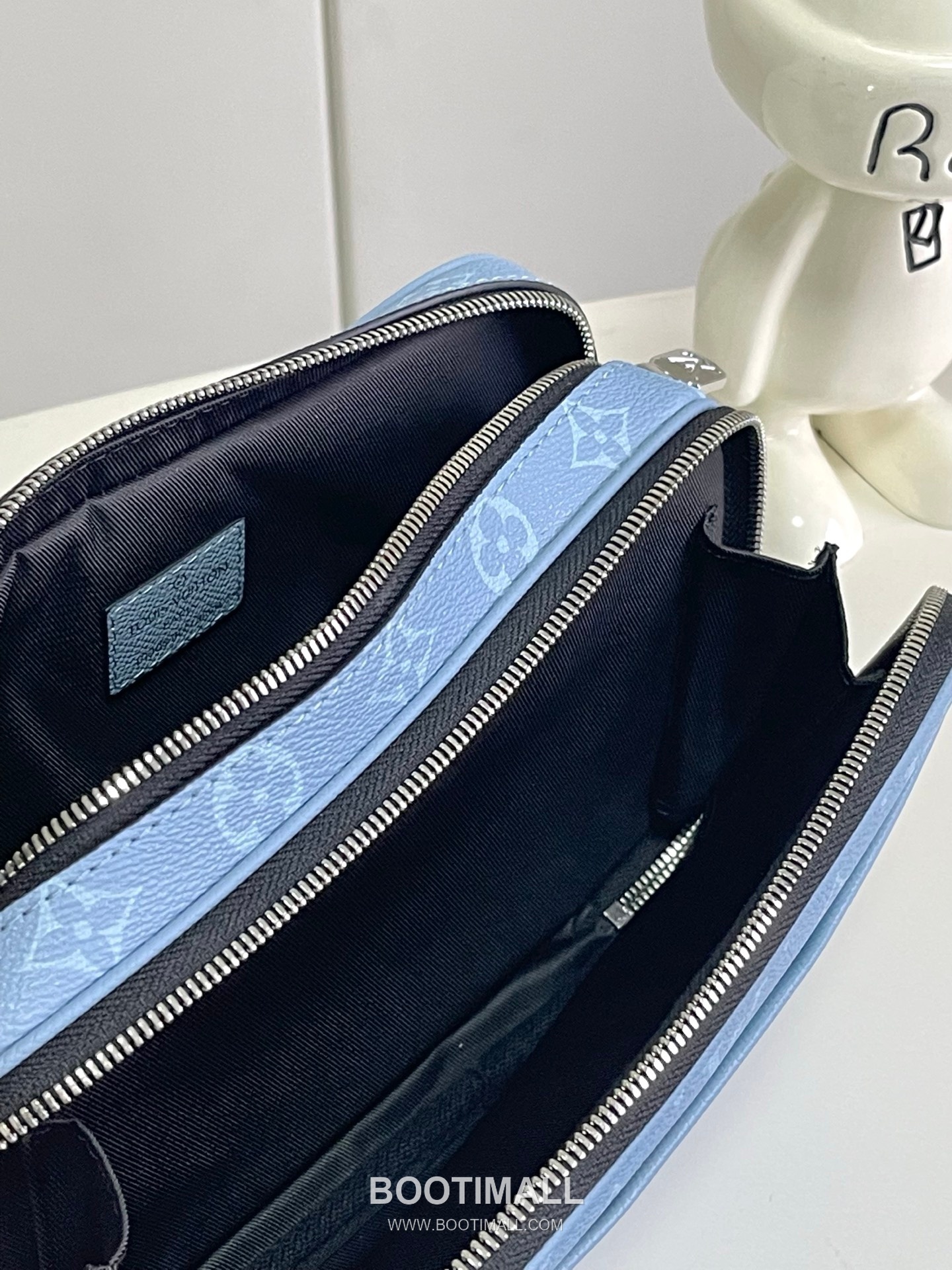 Louis Vuitton Alpha Monogram Taiga Coated Canvas Card Holder 루이비통 알파 모노그램 타이가 M14073 M46955 코팅 캔버스 카드홀더 24cm 9