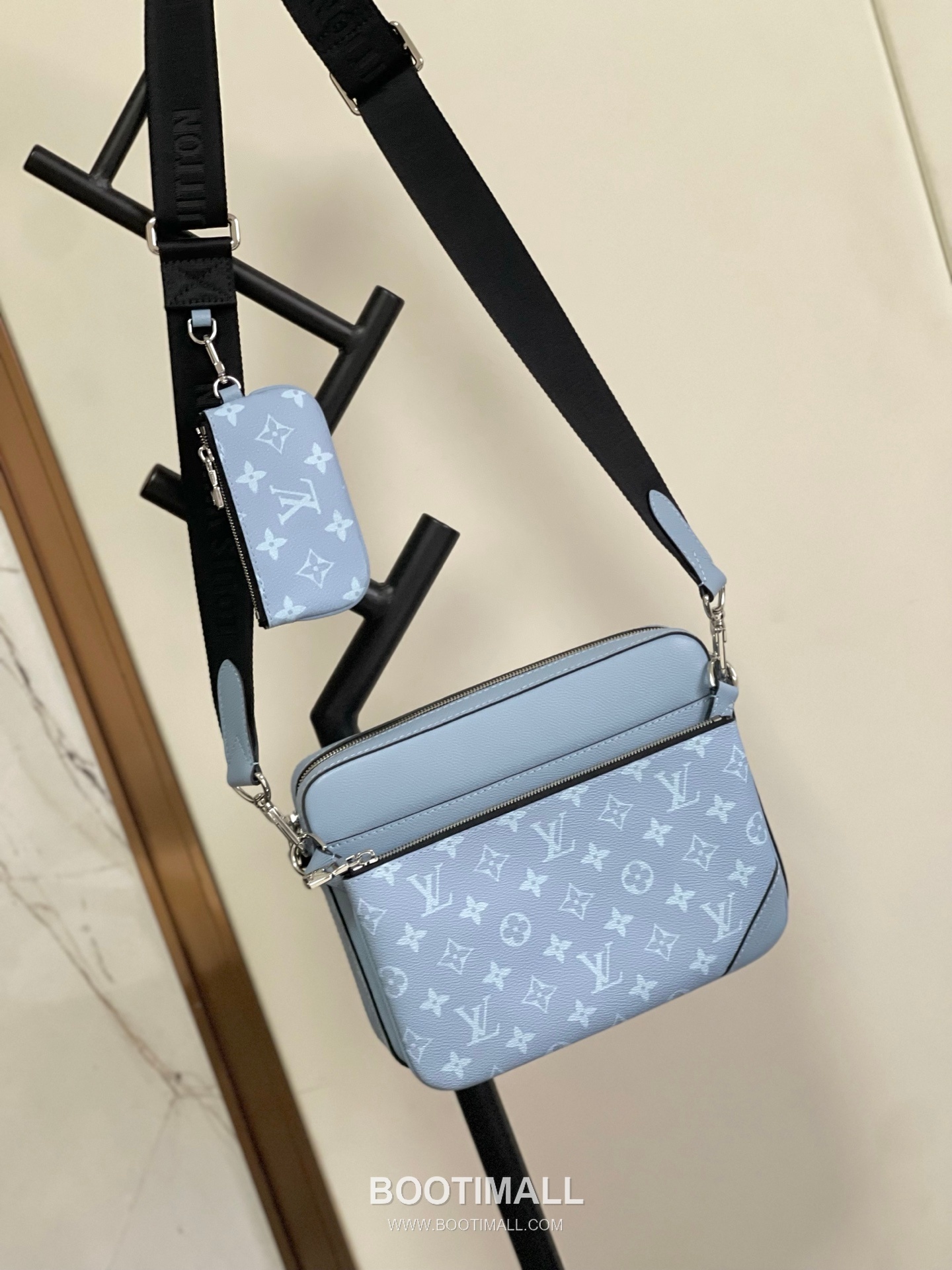 Louis Vuitton Trio Monogram Taiga Coated Canvas Zip Wallet 루이비통 트리오 모노그램 타이가 M14069 코팅 캔버스 지퍼지갑 25cm 1