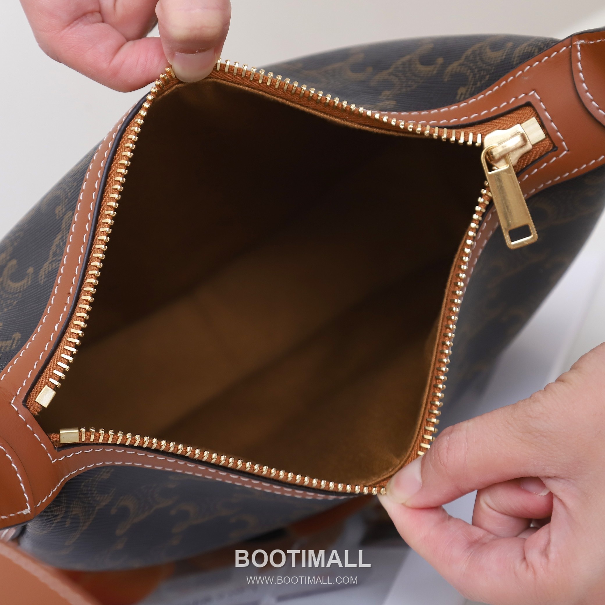 Celine HOBO Triomphe 117252 Calfskin Brown Hobo Bag 셀린느 HOBO 117252 카프스킨 브라운 호보백 24cm 14