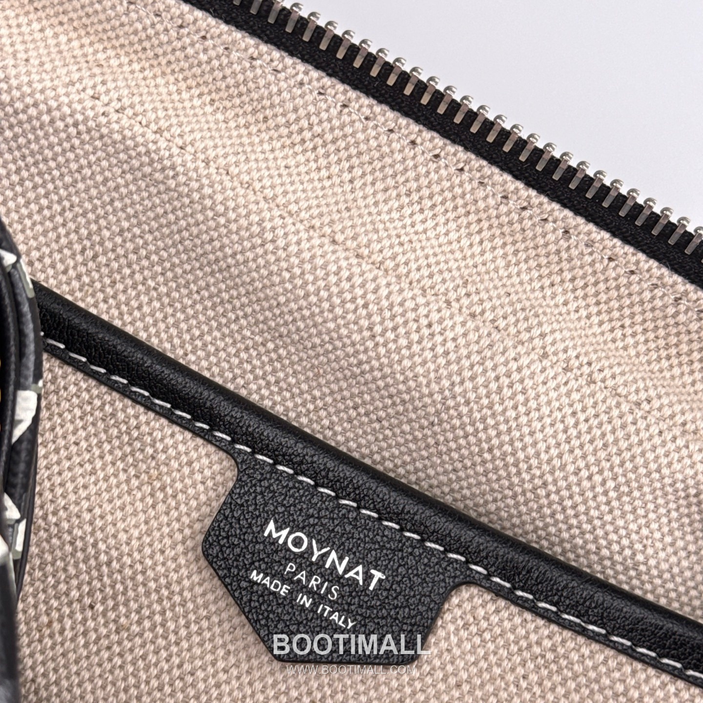 MOYNAT M Canvas Camera Bag 모이나 M 캔버스 카메라백 22cm 9