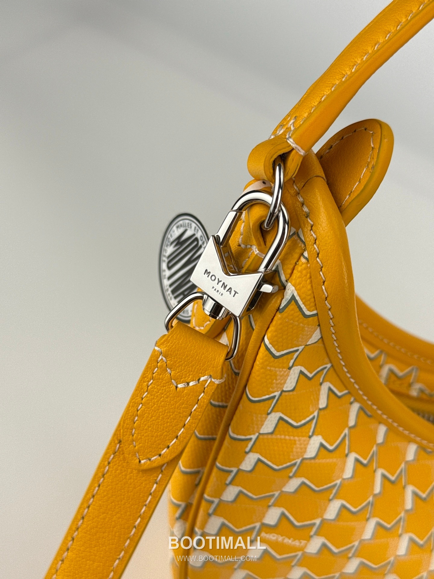 MOYNAT Moon Bag 모이나 문백 호보백 25cm 10