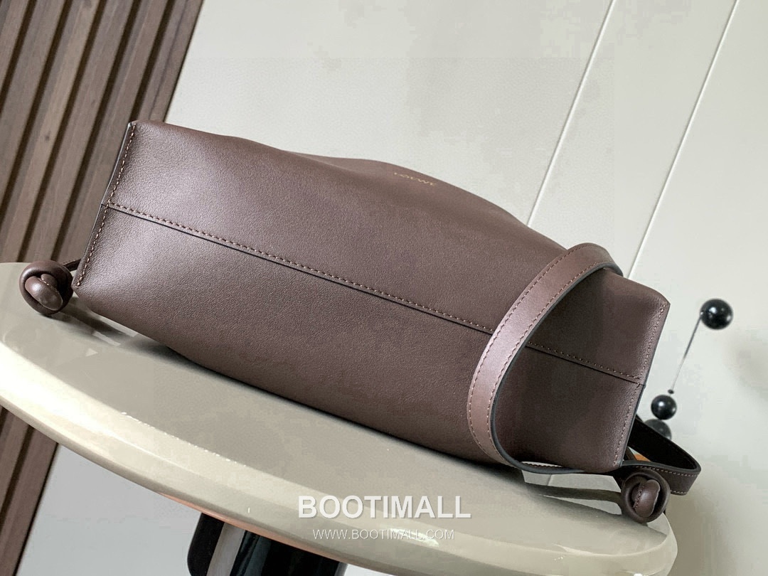 Loewe Flamenco Knot Clutch Bag Nappa Calfskin 9043 로에베 플라멩코 노트 클러치백 나파 카프스킨 30cm 3