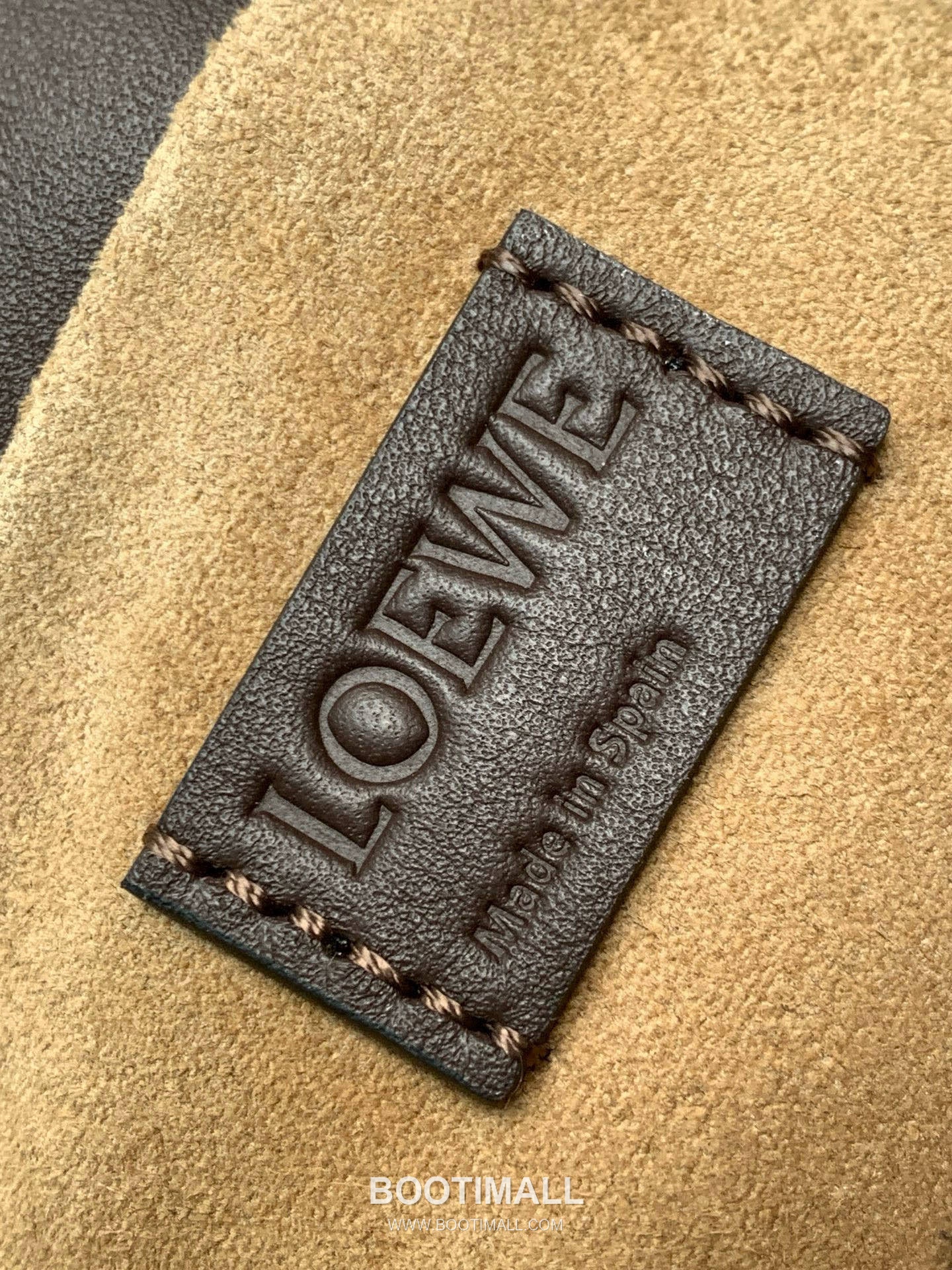 Loewe Flamenco Knot Clutch Bag Nappa Calfskin 9043 로에베 플라멩코 노트 클러치백 나파 카프스킨 30cm 9