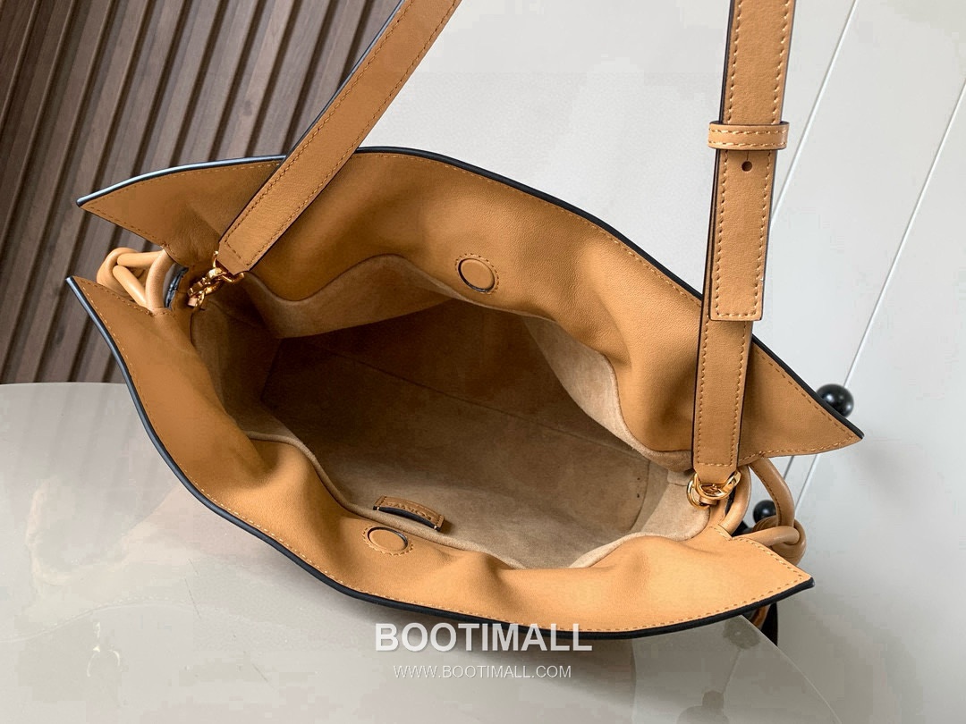 Loewe Flamenco Knot Clutch Bag Nappa Calfskin 9043 로에베 플라멩코 노트 클러치백 나파 카프스킨 30cm 8