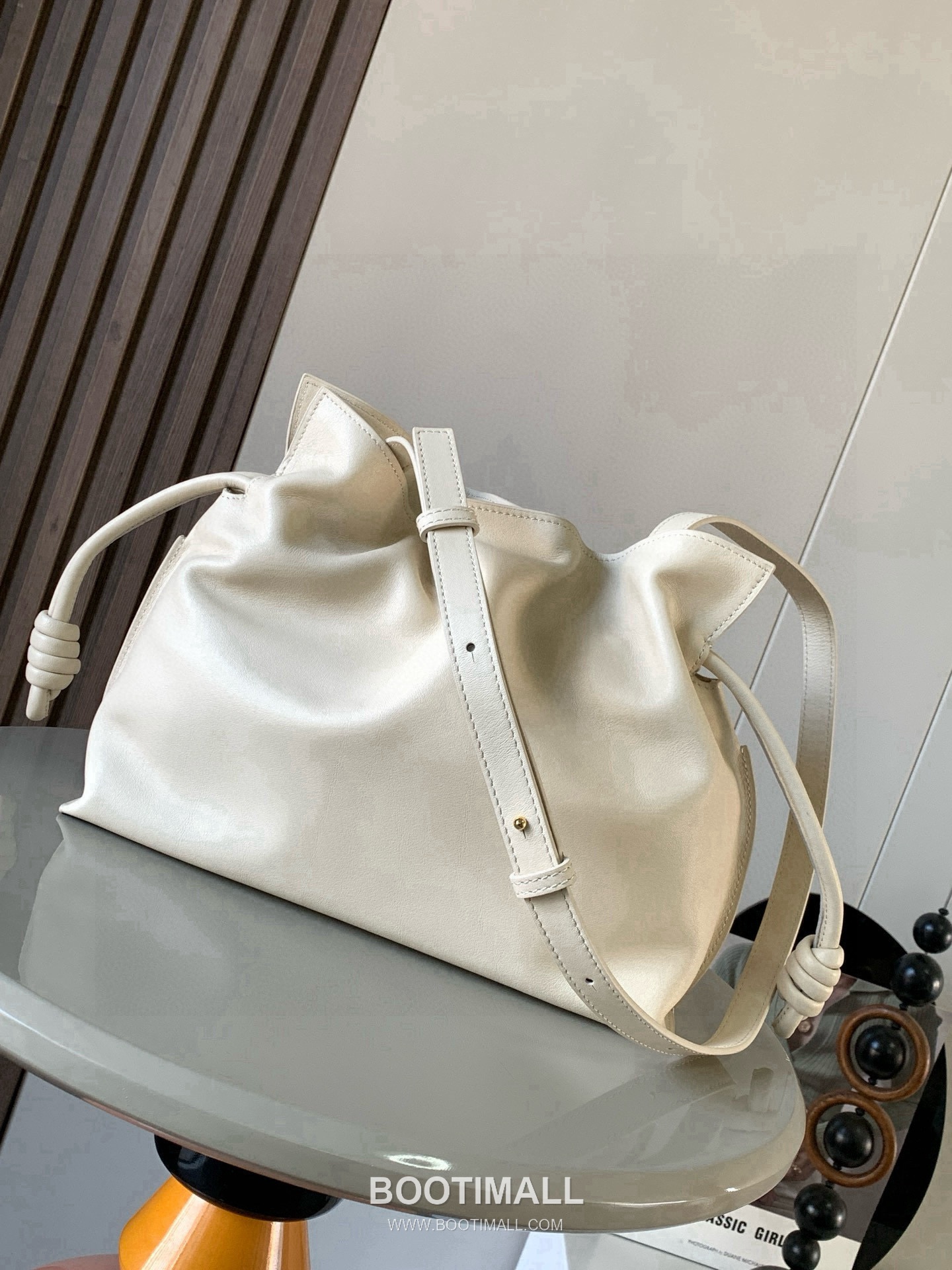 Loewe Flamenco Knot Clutch Bag Nappa Calfskin 9043 로에베 플라멩코 노트 클러치백 나파 카프스킨 30cm 4