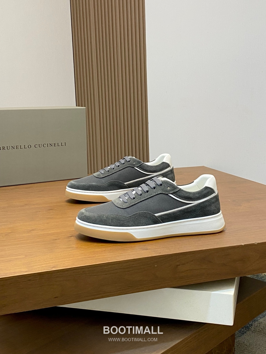 ## 신발 제품 스펙 분석

Brunello Cucinelli Cashmere Suede Sneakers 브루넬로 쿠치넬리 캐시미어 스웨이드 스니커즈 3