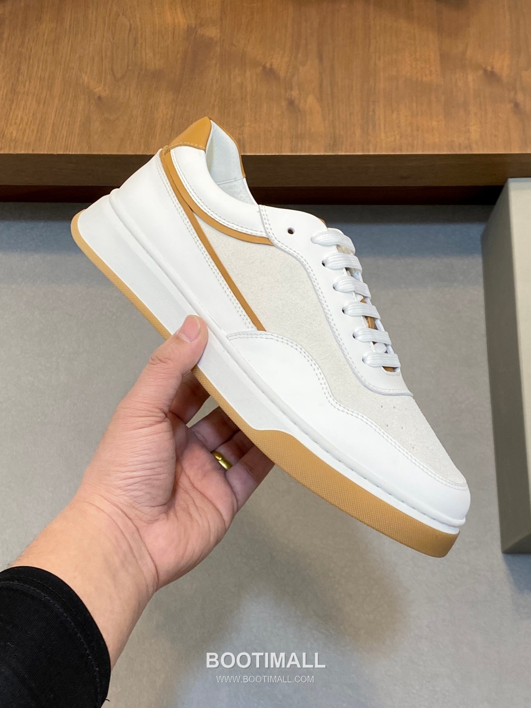 ## 신발 제품 스펙 분석

Brunello Cucinelli Cashmere Suede Sneakers 브루넬로 쿠치넬리 캐시미어 스웨이드 스니커즈 4