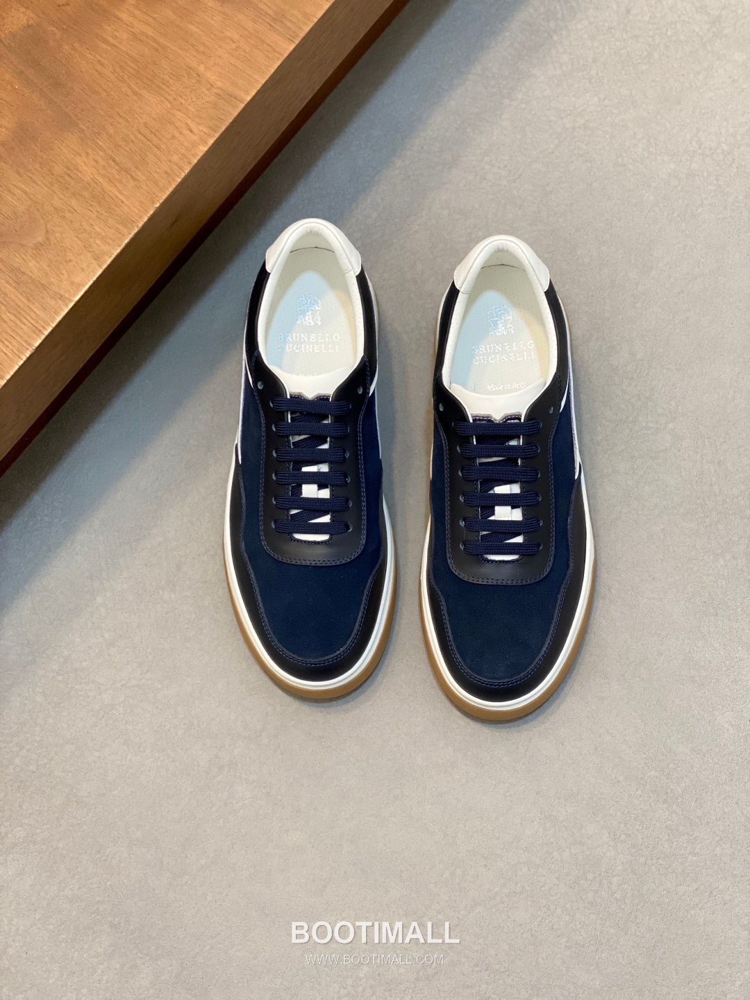 ## 신발 제품 스펙 분석

Brunello Cucinelli Cashmere Suede Sneakers 브루넬로 쿠치넬리 캐시미어 스웨이드 스니커즈 1