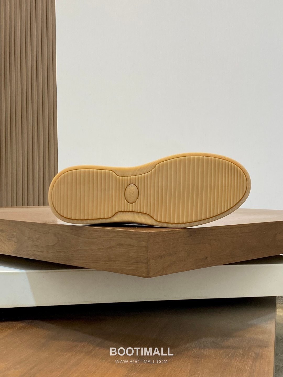 ## 신발 제품 스펙 분석

Brunello Cucinelli Cashmere Suede Sneakers 브루넬로 쿠치넬리 캐시미어 스웨이드 스니커즈 9