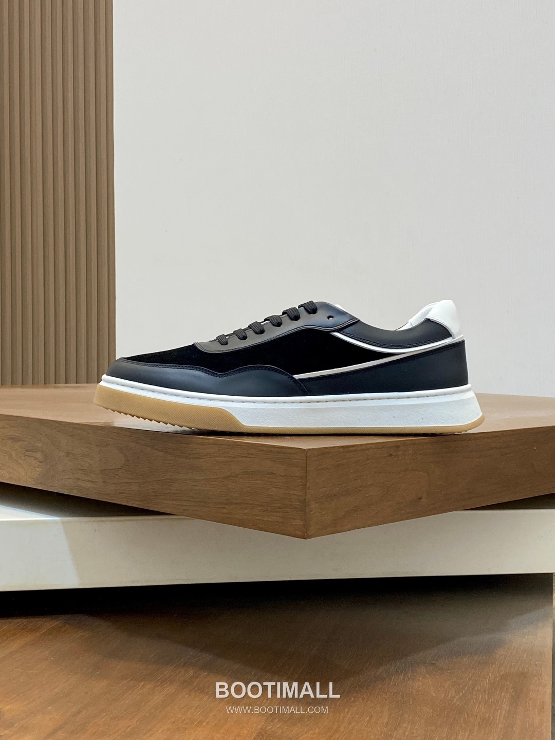## 신발 제품 스펙 분석

Brunello Cucinelli Cashmere Suede Sneakers 브루넬로 쿠치넬리 캐시미어 스웨이드 스니커즈 2