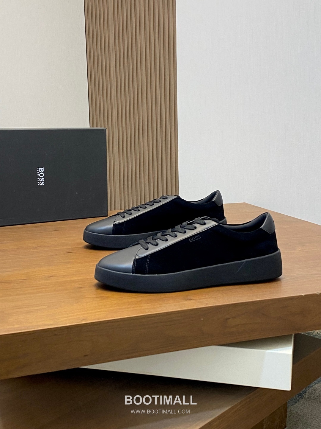 ## 신발 제품 스펙 분석

BOSS Leather Slip-On Sneakers 보스 레더 슬립온 스니커즈 3
