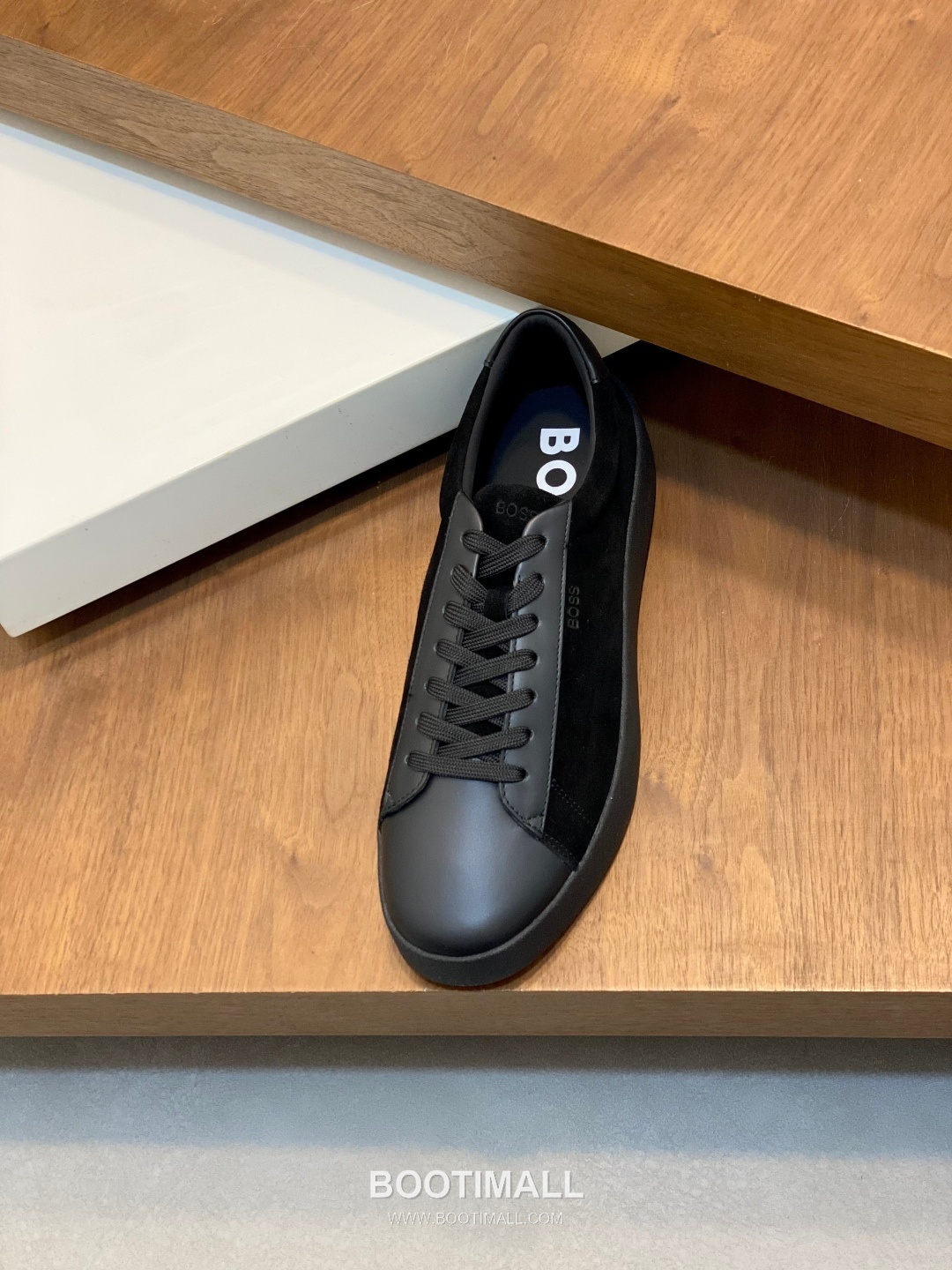 ## 신발 제품 스펙 분석

BOSS Leather Slip-On Sneakers 보스 레더 슬립온 스니커즈 6