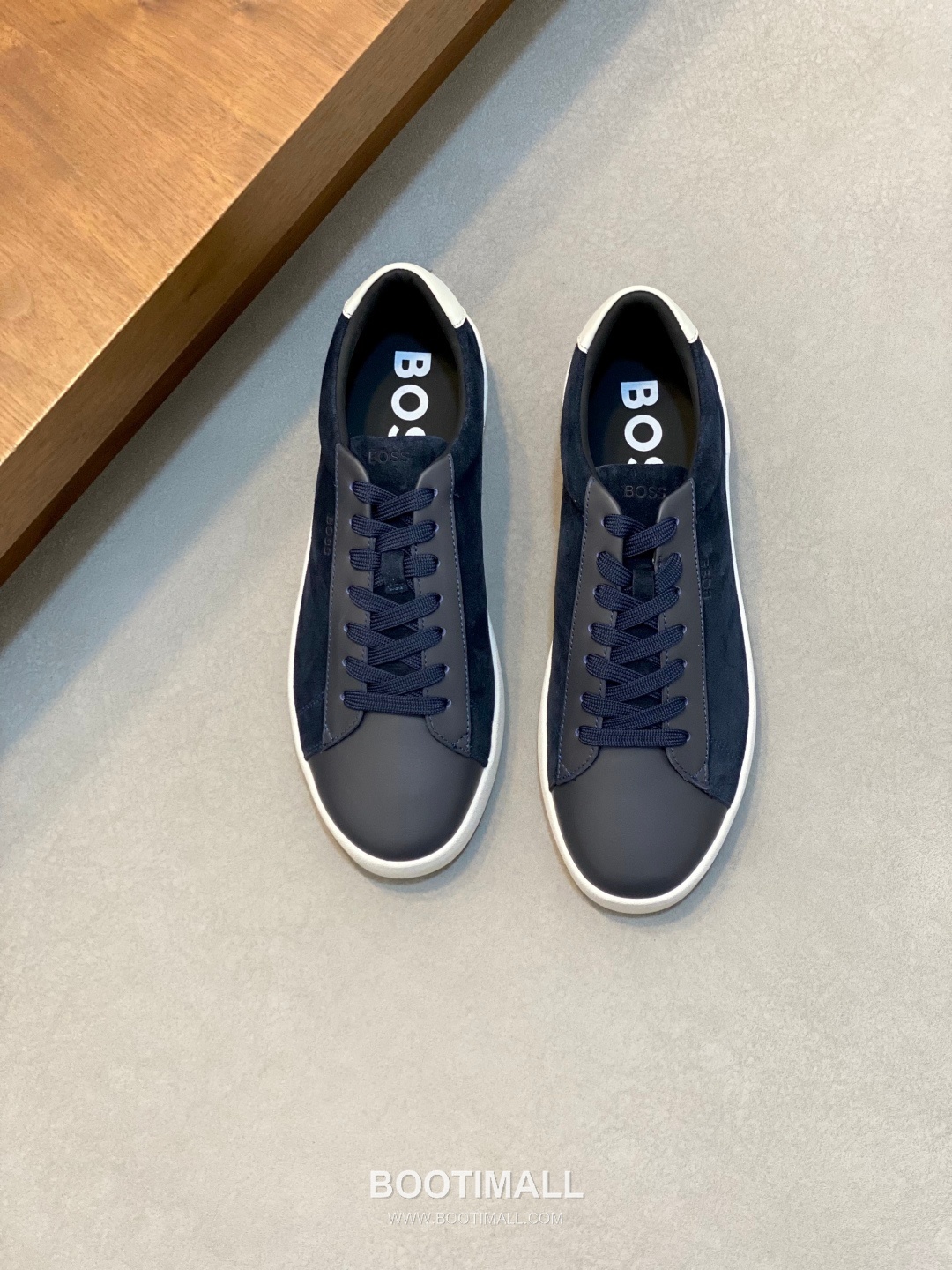 ## 신발 제품 스펙 분석

BOSS Leather Slip-On Sneakers 보스 레더 슬립온 스니커즈 1