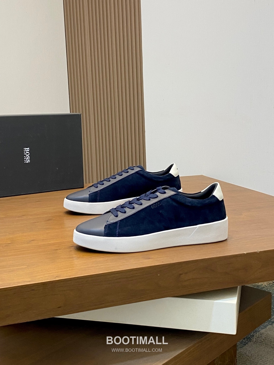 ## 신발 제품 스펙 분석

BOSS Leather Slip-On Sneakers 보스 레더 슬립온 스니커즈 3
