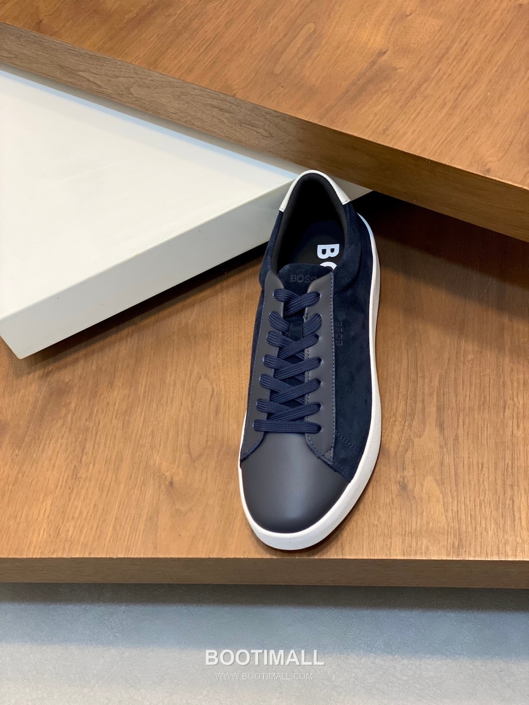 ## 신발 제품 스펙 분석

BOSS Leather Slip-On Sneakers 보스 레더 슬립온 스니커즈 6