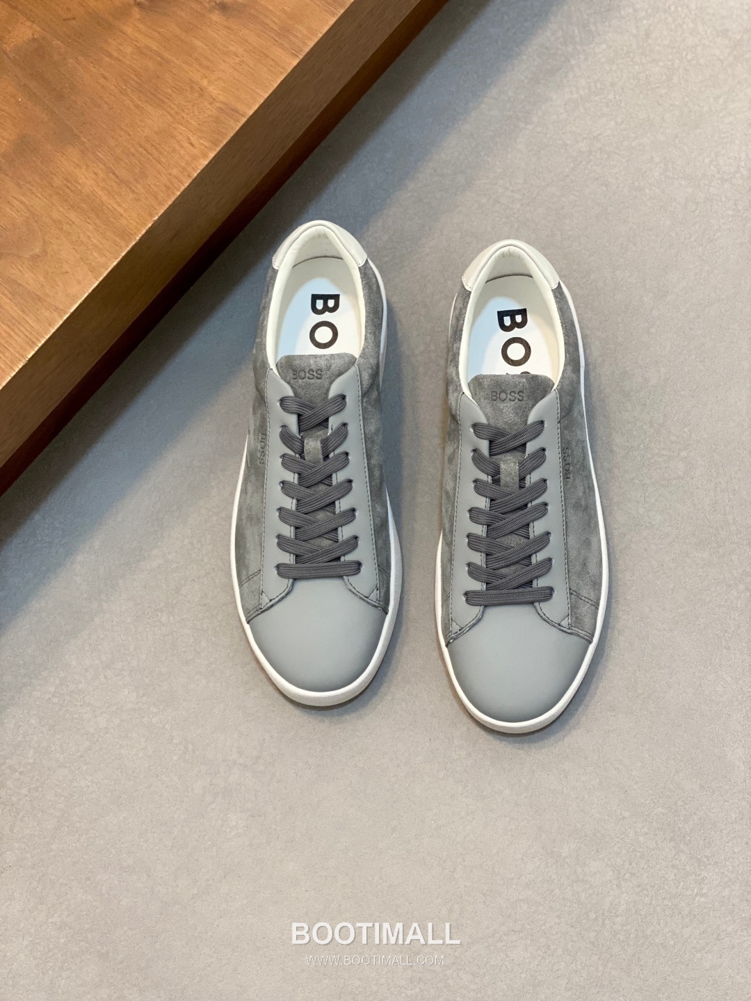 ## 신발 제품 스펙 분석

BOSS Leather Slip-On Sneakers 보스 레더 슬립온 스니커즈 1