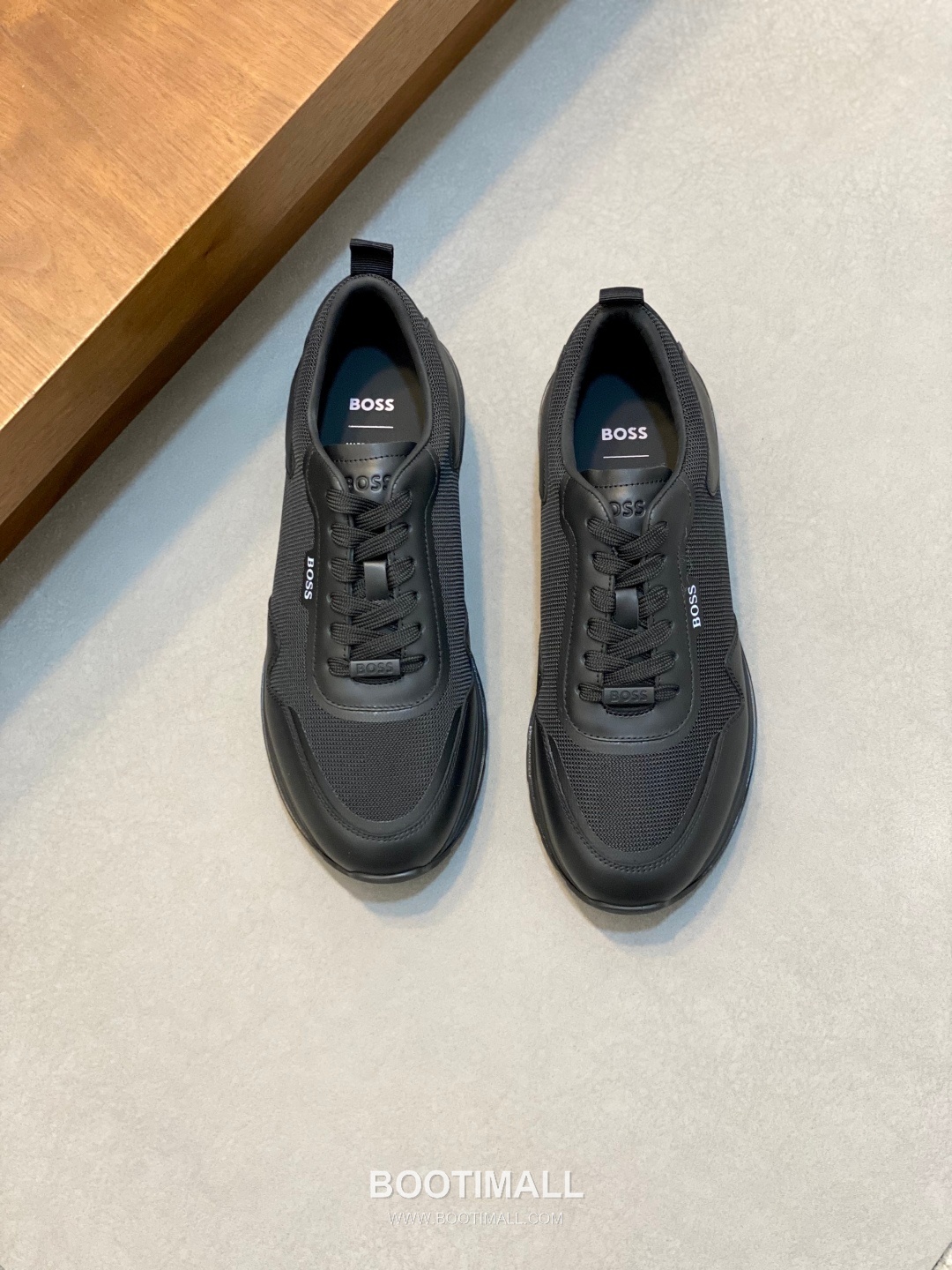## 신발 제품 스펙 분석

BOSS Suede Mesh Low Top Sneakers 보스 스웨이드 메쉬 로우탑 스니커즈 1