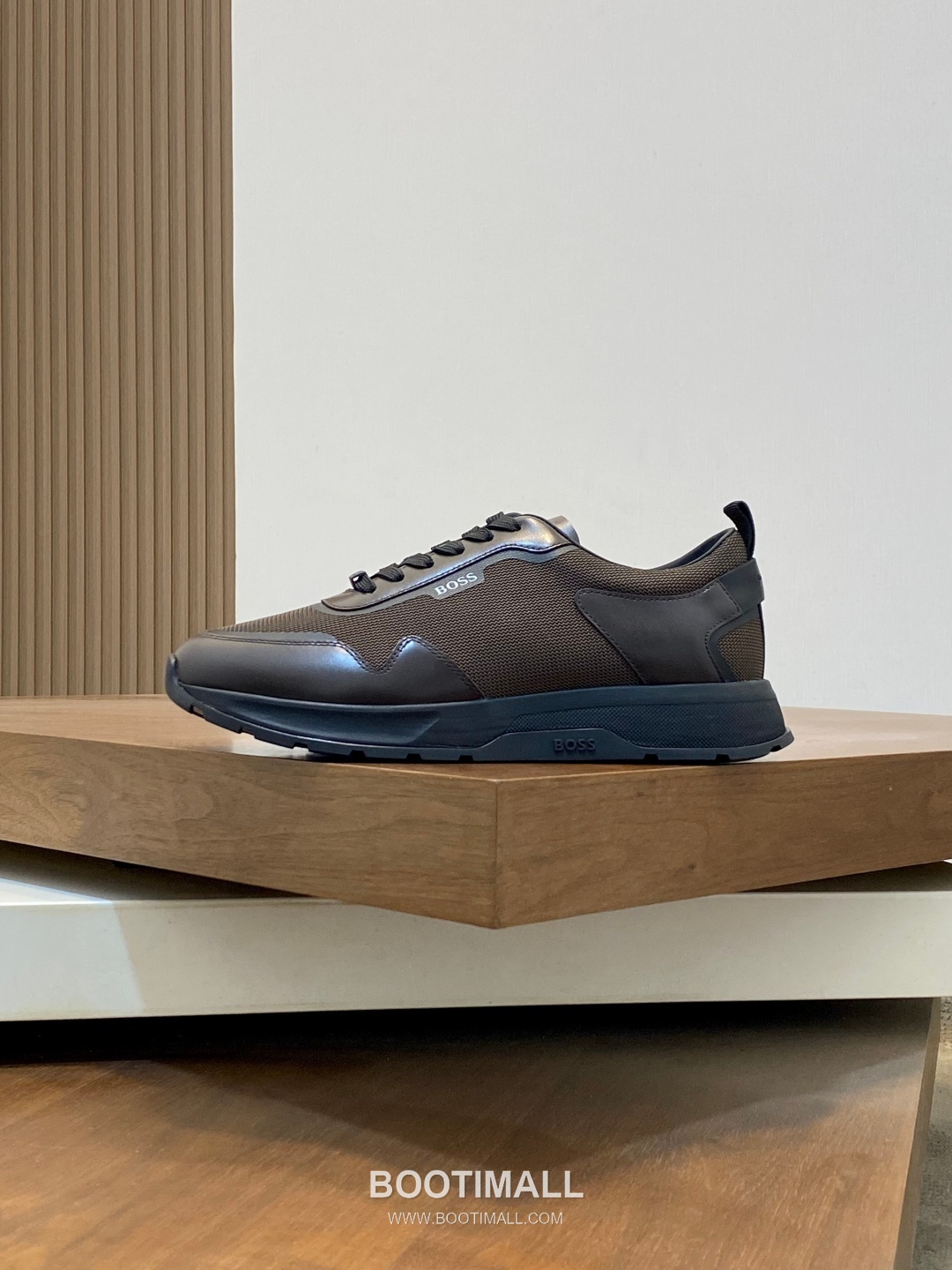 ## 신발 제품 스펙 분석

BOSS Suede Mesh Low Top Sneakers 보스 스웨이드 메쉬 로우탑 스니커즈 2