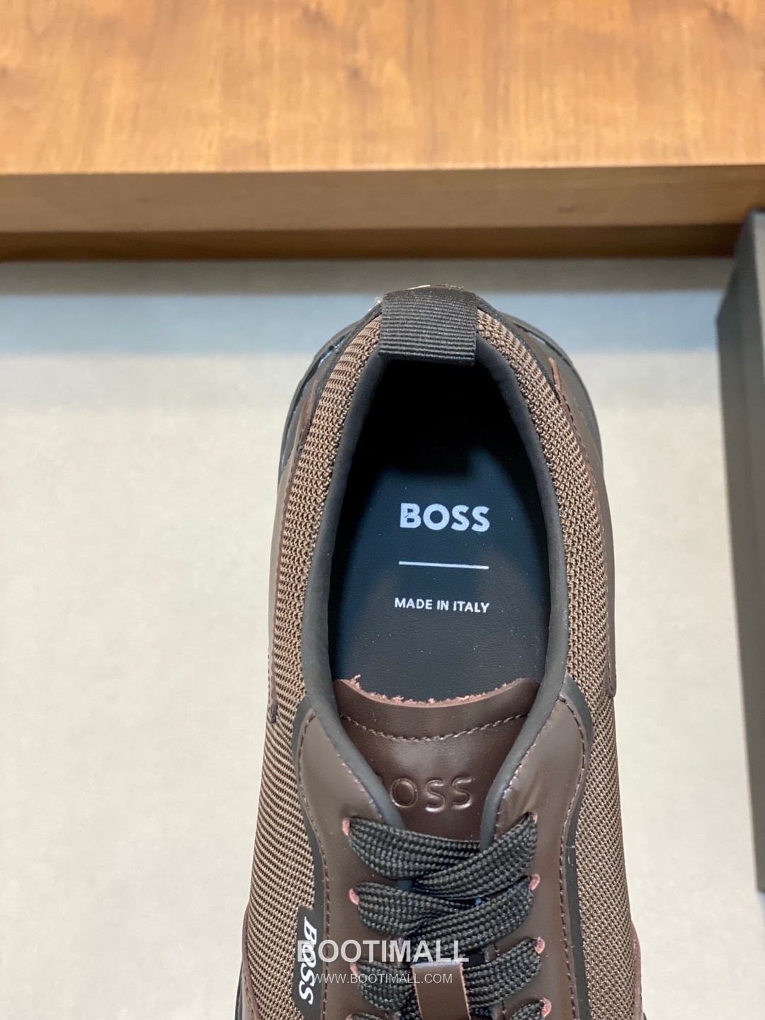 ## 신발 제품 스펙 분석

BOSS Suede Mesh Low Top Sneakers 보스 스웨이드 메쉬 로우탑 스니커즈 7