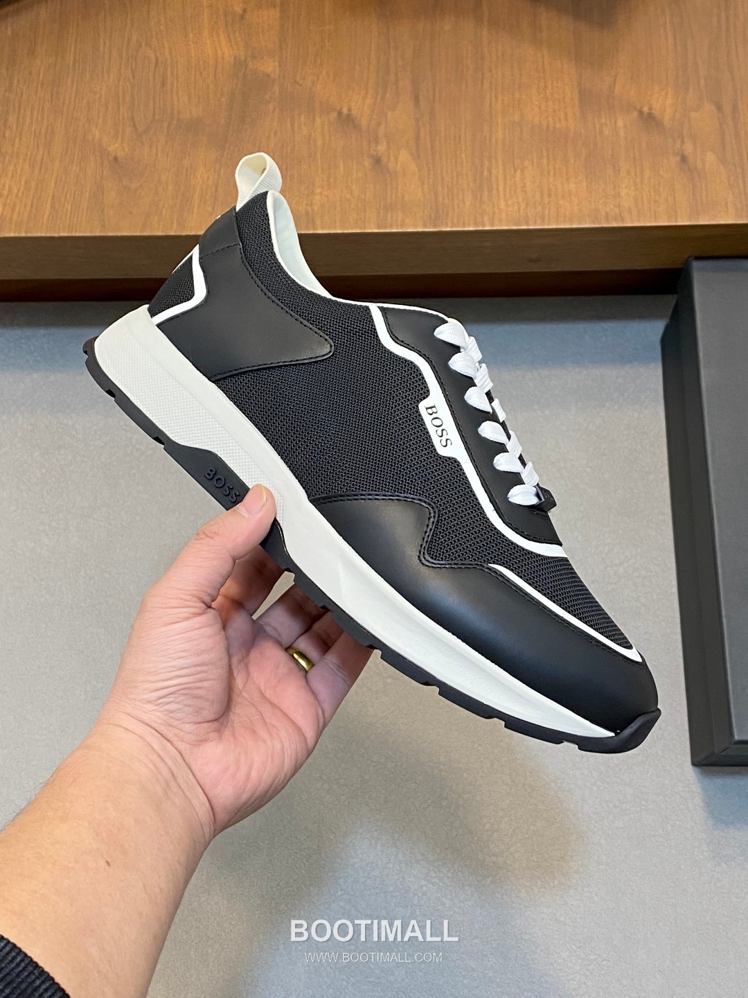 ## 신발 제품 스펙 분석

BOSS Suede Mesh Low Top Sneakers 보스 스웨이드 메쉬 로우탑 스니커즈 4
