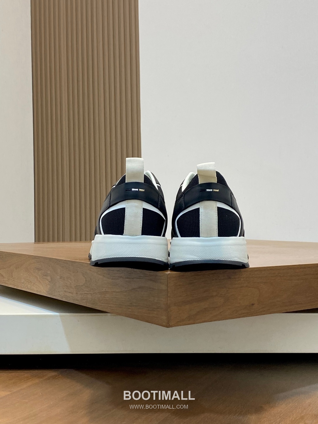 ## 신발 제품 스펙 분석

BOSS Suede Mesh Low Top Sneakers 보스 스웨이드 메쉬 로우탑 스니커즈 8