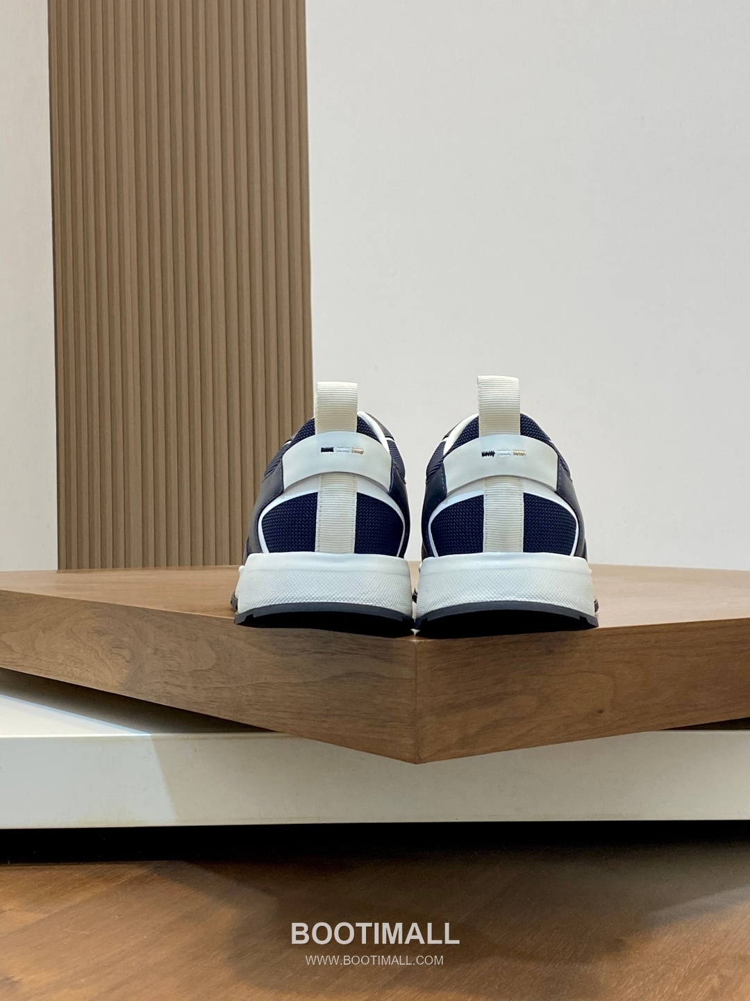 ## 신발 제품 스펙 분석

BOSS Suede Mesh Low Top Sneakers 보스 스웨이드 메쉬 로우탑 스니커즈 8