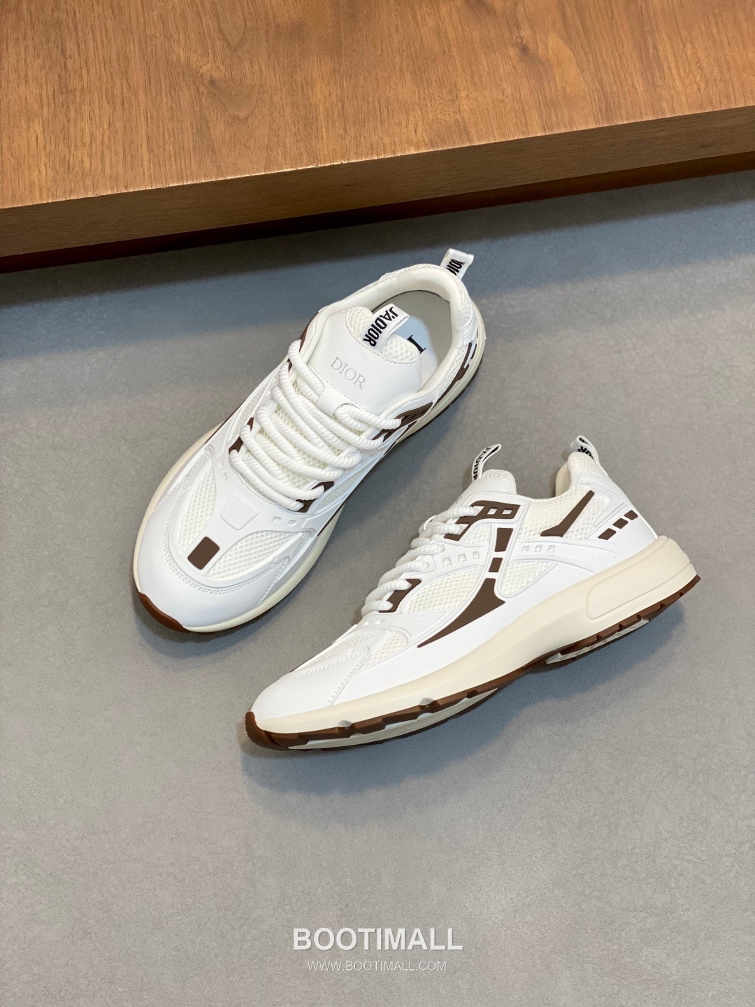 ## 신발 제품 스펙 분석

Dior B22 Mesh Technical Sneakers 디올 B22 메쉬 테크니컬 스니커즈 5