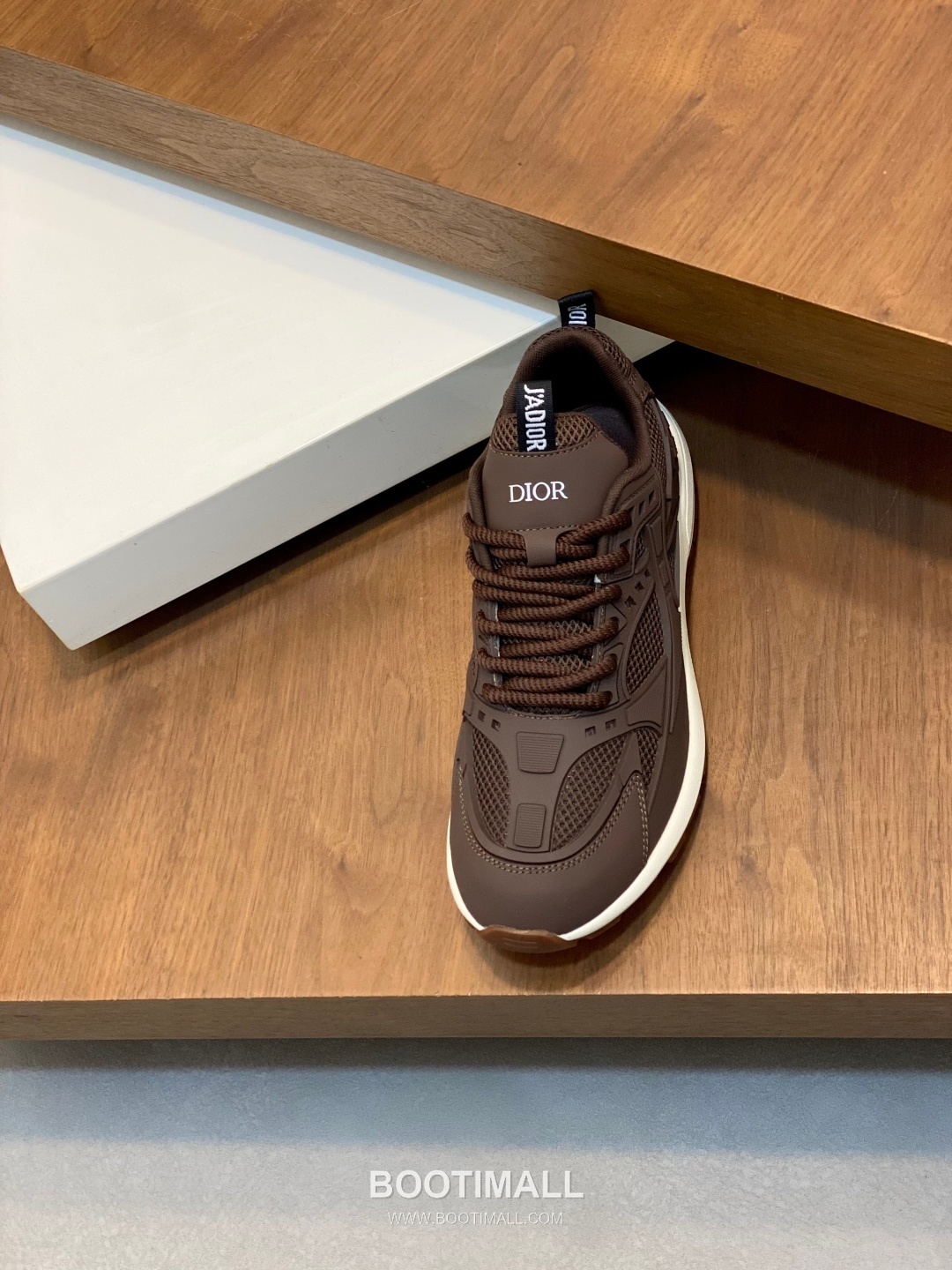 ## 신발 제품 스펙 분석

Dior B22 Mesh Technical Sneakers 디올 B22 메쉬 테크니컬 스니커즈 6