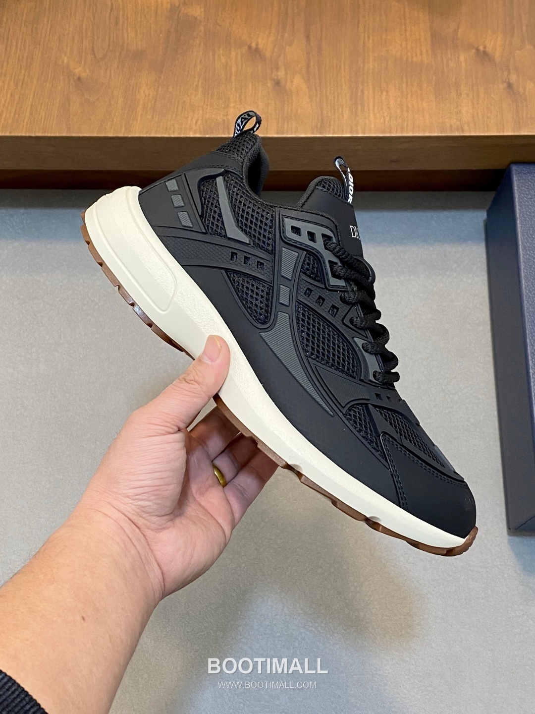 ## 신발 제품 스펙 분석

Dior B22 Mesh Technical Sneakers 디올 B22 메쉬 테크니컬 스니커즈 4