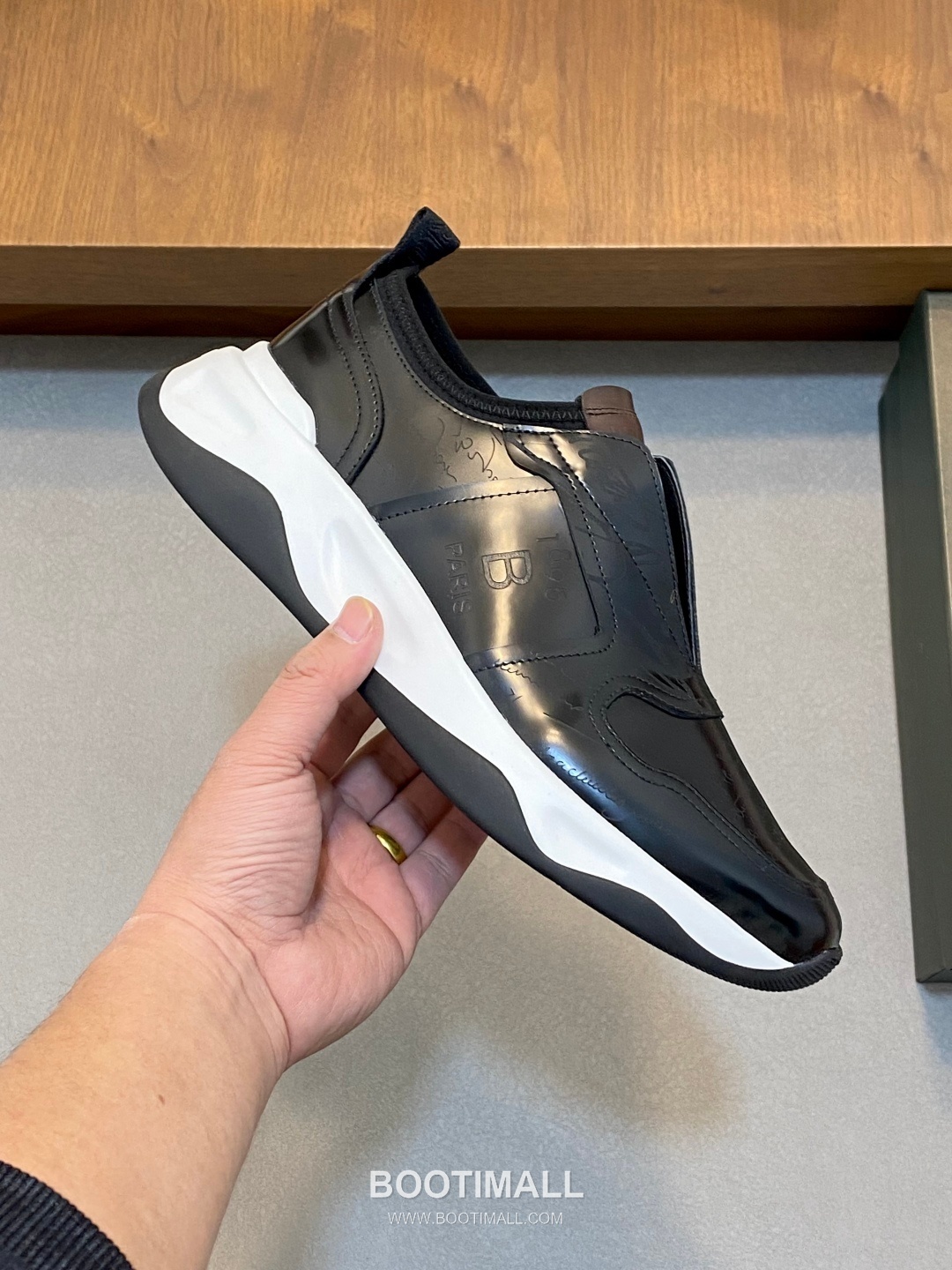 ## 신발 제품 스펙 분석

Berluti Mid Top Patina Leather Sneakers 벨루티 미드탑 파티나 레더 스니커즈 4