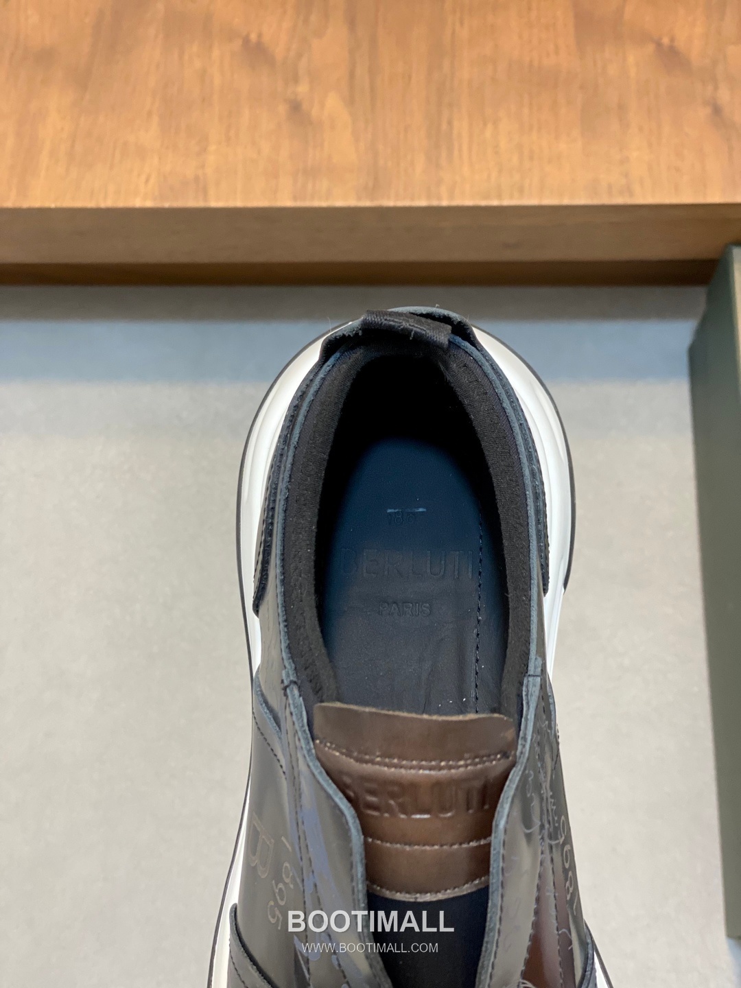 ## 신발 제품 스펙 분석

Berluti Mid Top Patina Leather Sneakers 벨루티 미드탑 파티나 레더 스니커즈 7
