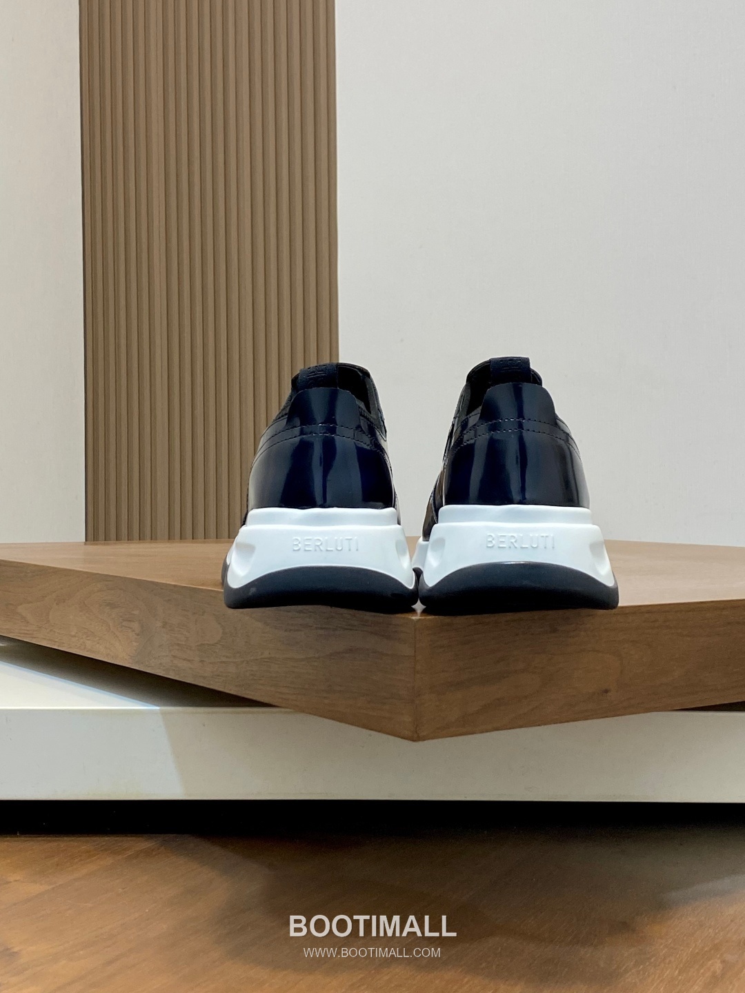 ## 신발 제품 스펙 분석

Berluti Mid Top Patina Leather Sneakers 벨루티 미드탑 파티나 레더 스니커즈 8