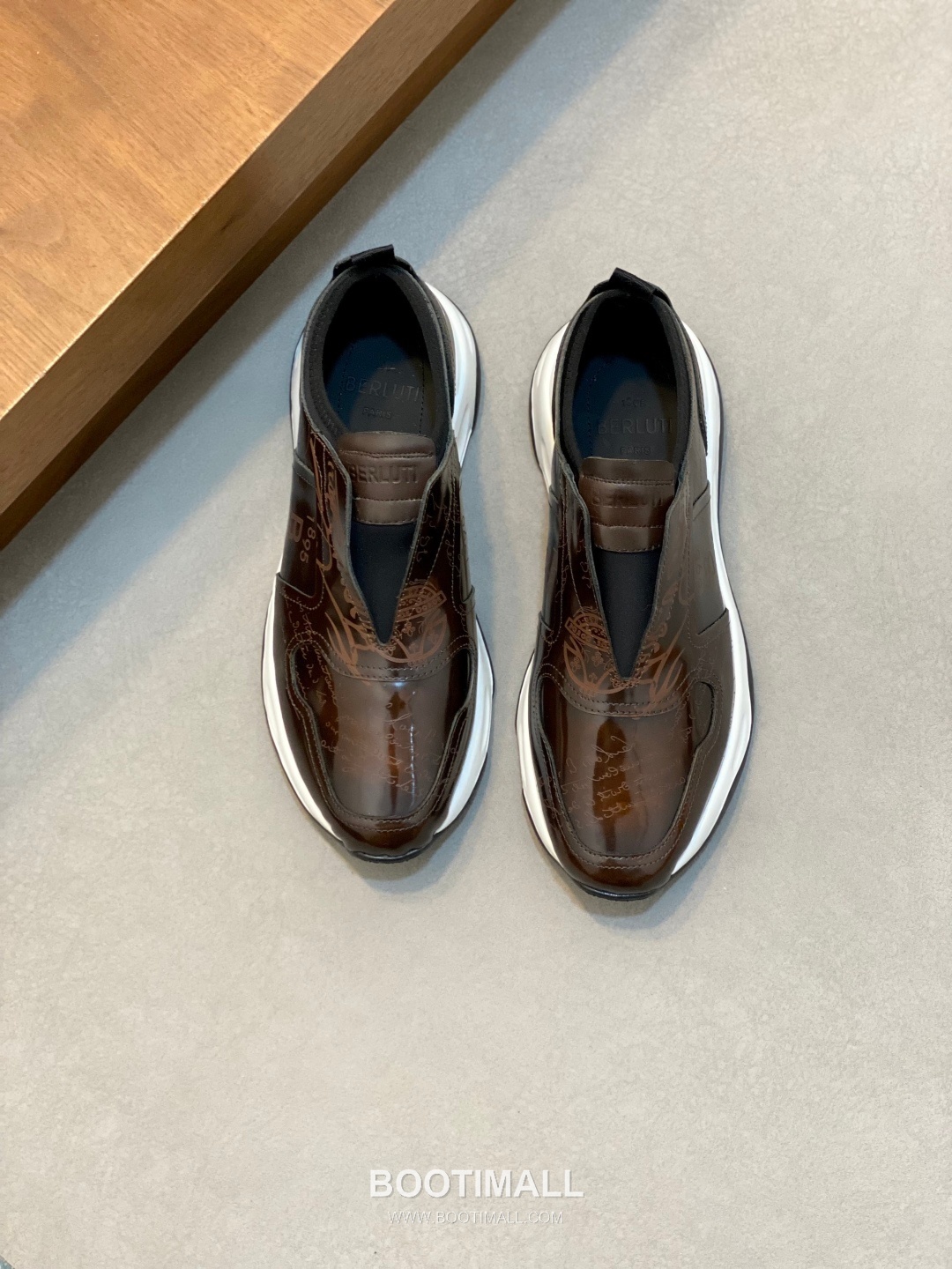## 신발 제품 스펙 분석

Berluti Mid Top Patina Leather Sneakers 벨루티 미드탑 파티나 레더 스니커즈 1