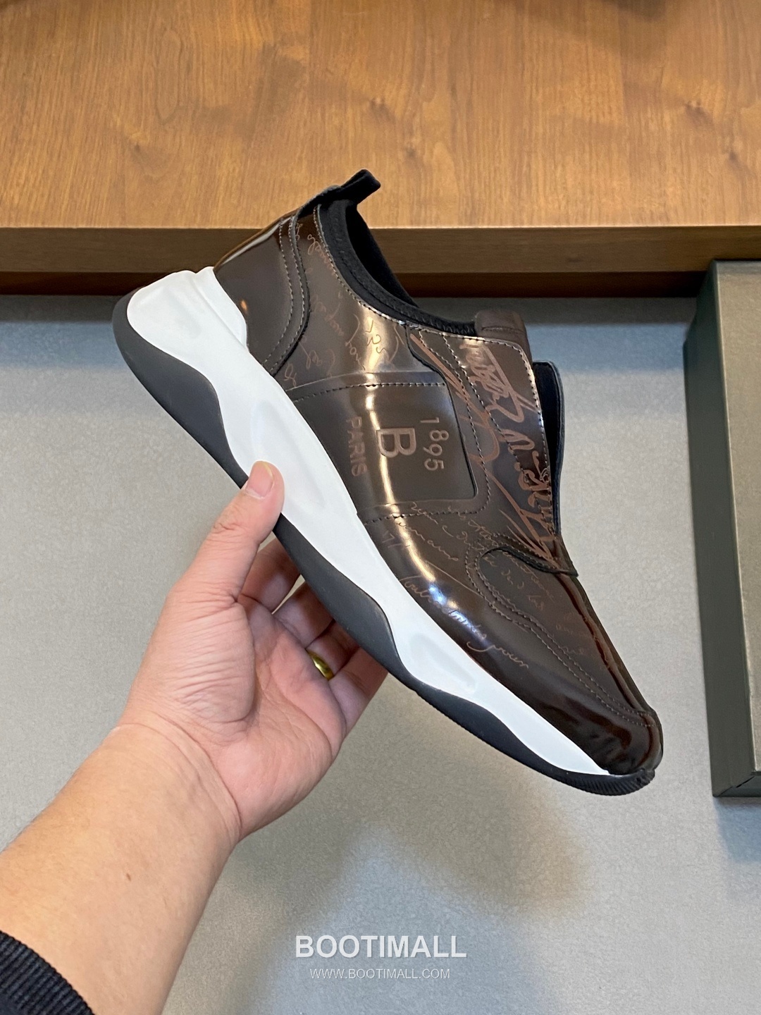 ## 신발 제품 스펙 분석

Berluti Mid Top Patina Leather Sneakers 벨루티 미드탑 파티나 레더 스니커즈 4