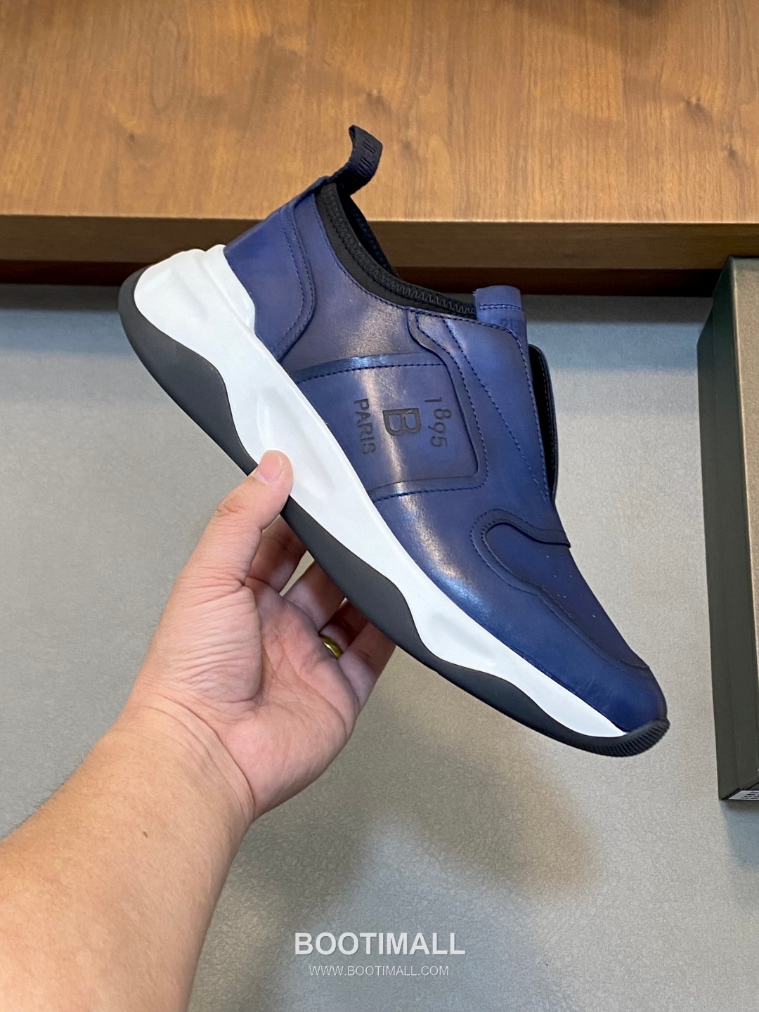 ## 신발 제품 스펙 분석

Berluti Mid Top Patina Leather Sneakers 벨루티 미드탑 파티나 레더 스니커즈 4