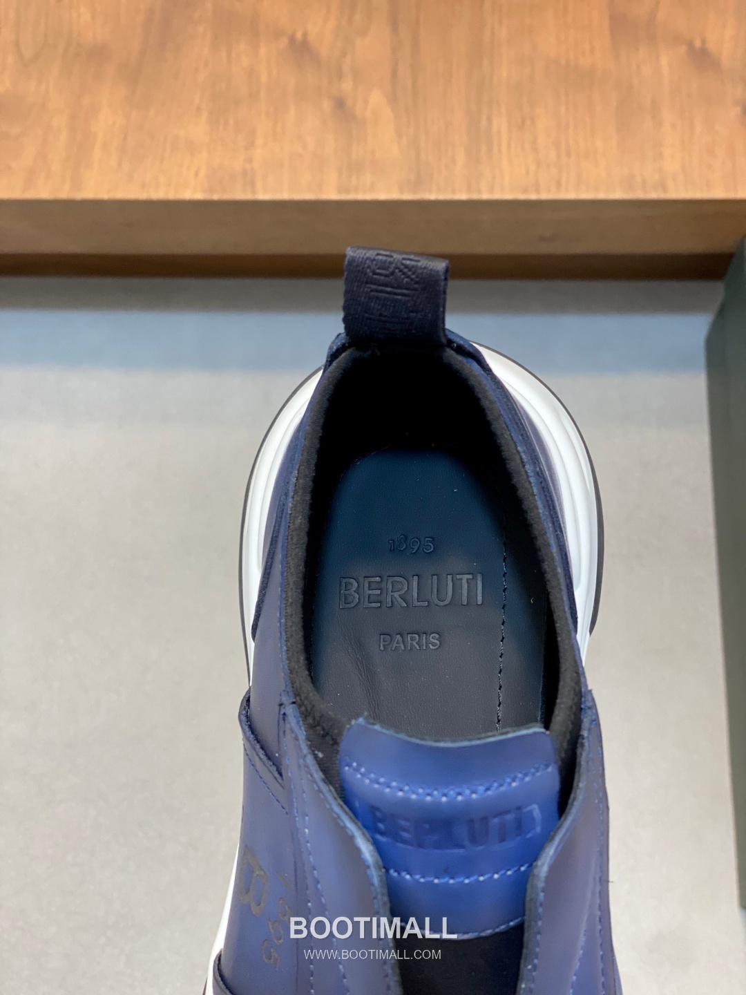 ## 신발 제품 스펙 분석

Berluti Mid Top Patina Leather Sneakers 벨루티 미드탑 파티나 레더 스니커즈 7